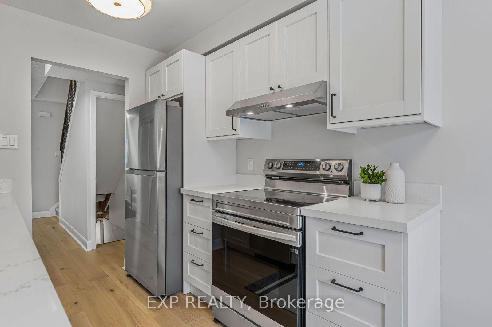 Photo 5 of 89 Royal Salisbury Way, Brampton, Madoc — HOMEH