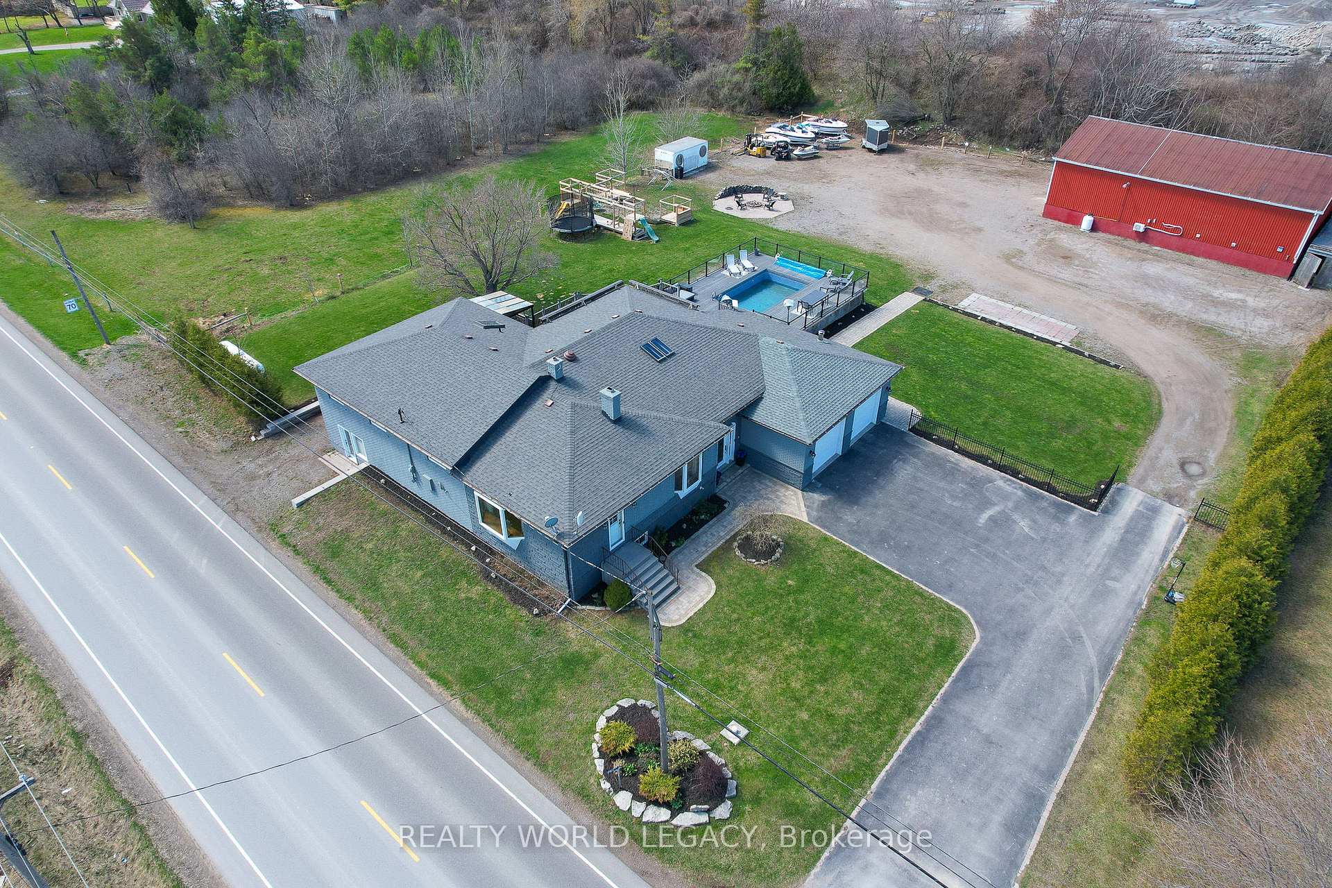 Photo 3 of 761 Brock Road, Hamilton, Rural Flamborough — HOMEH