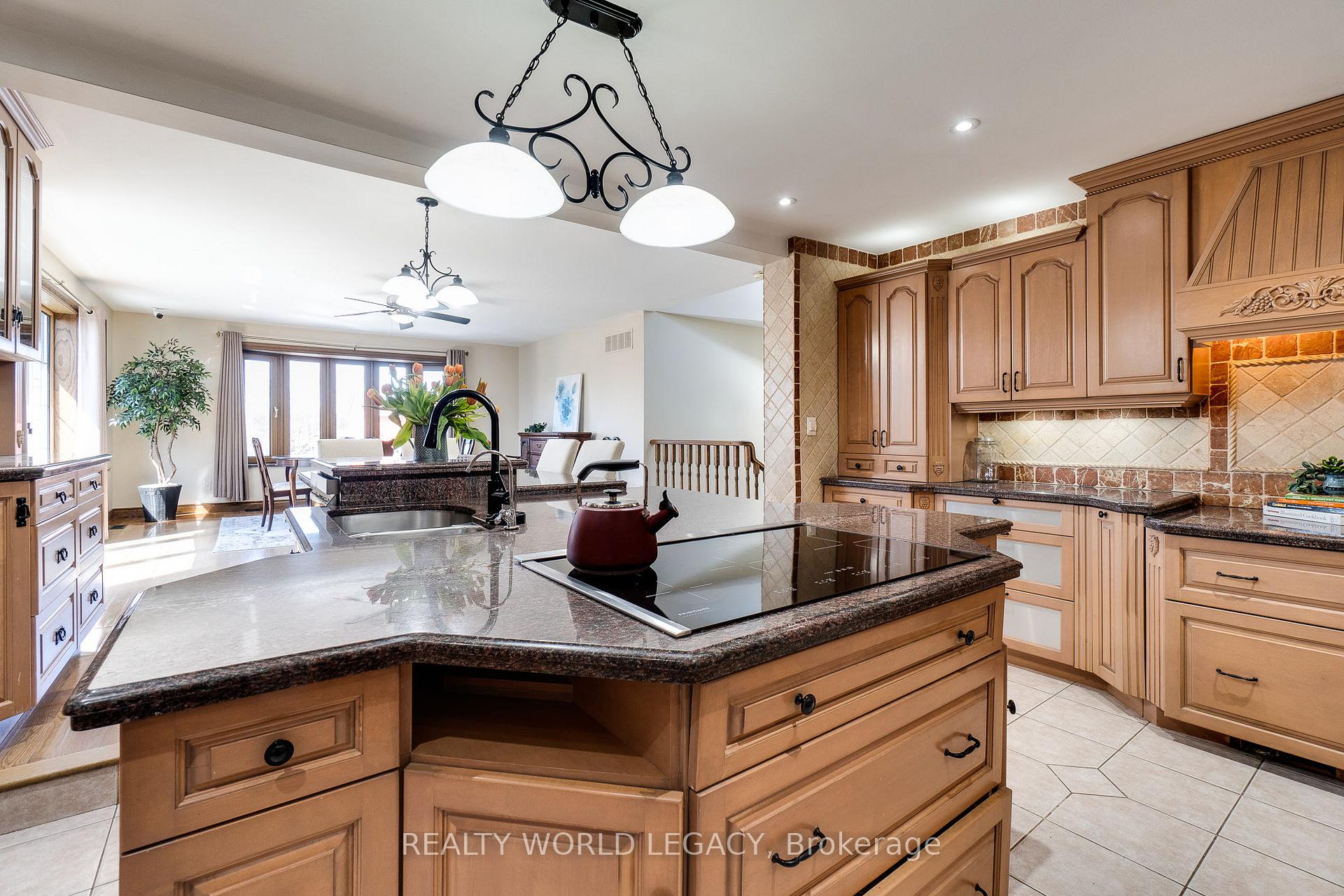 Photo 12 of 761 Brock Road, Hamilton, Rural Flamborough — HOMEH