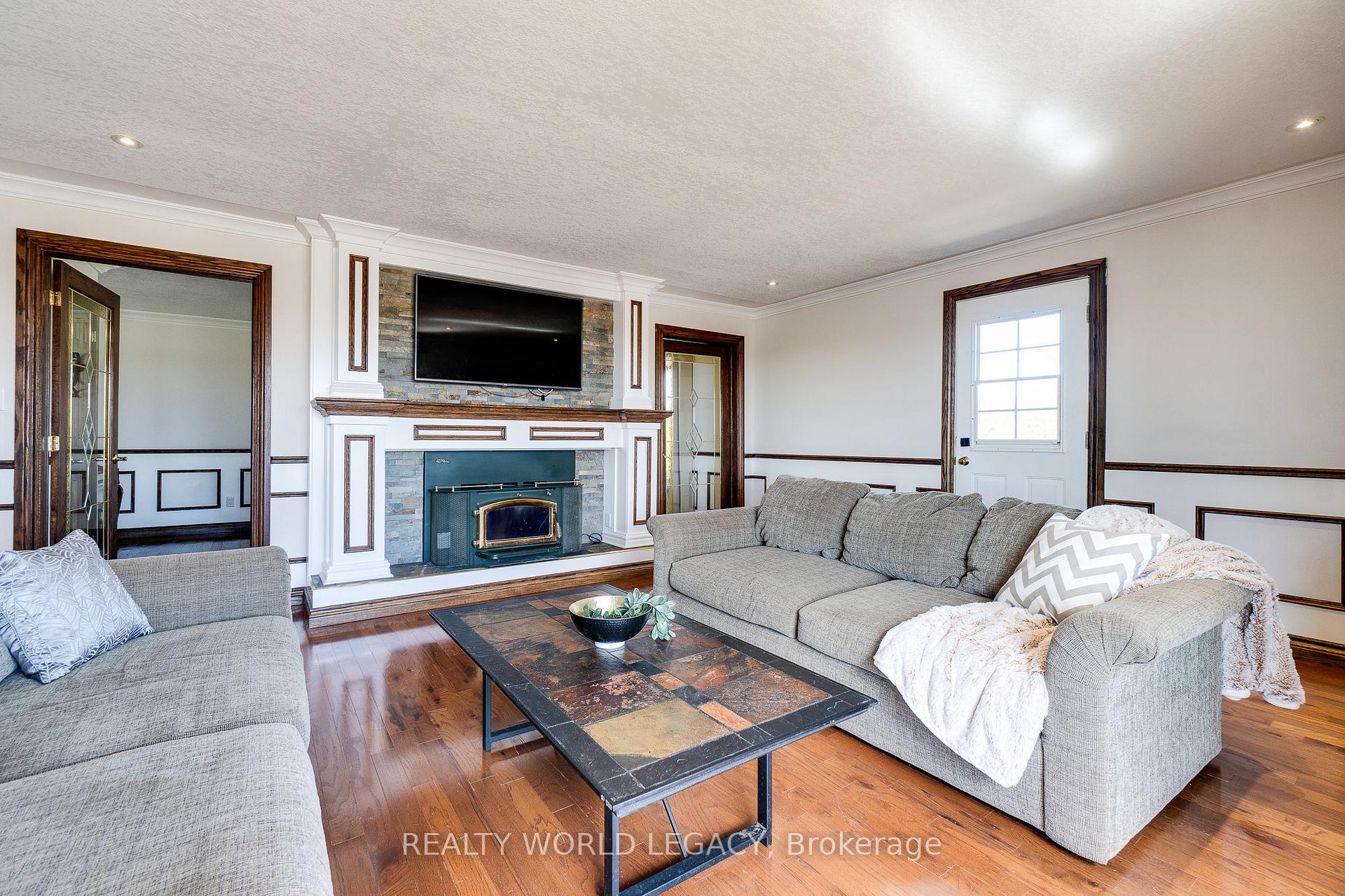 Photo 18 of 761 Brock Road, Hamilton, Rural Flamborough — HOMEH