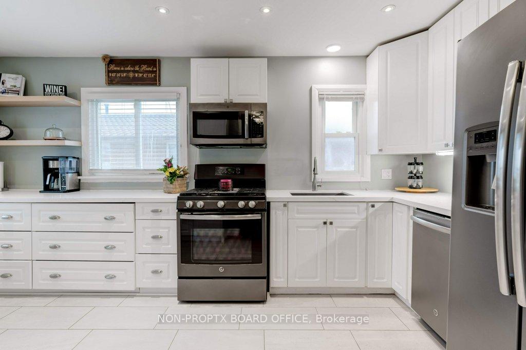 Photo 9 of 13 Beland Avenue S, Hamilton, McQuesten — HOMEH