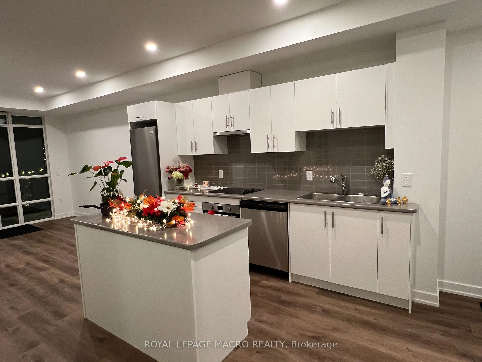Photo 4 of Unit 401, 461 Green Road, Hamilton, Lakeshore — HOMEH