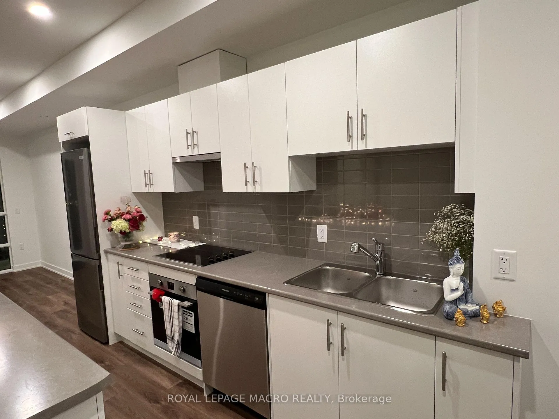 Photo 6 of Unit 401, 461 Green Road, Hamilton, Lakeshore — HOMEH