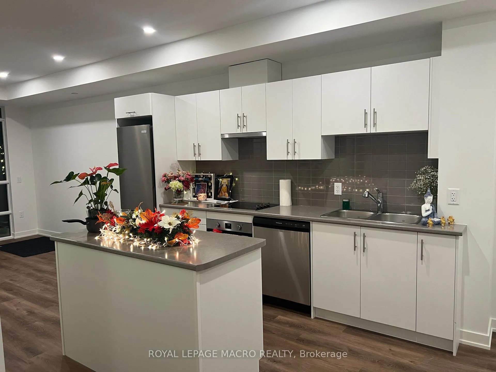 Photo 7 of Unit 401, 461 Green Road, Hamilton, Lakeshore — HOMEH