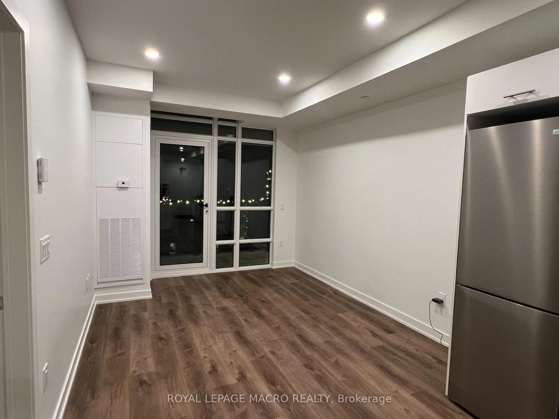 Photo 9 of Unit 401, 461 Green Road, Hamilton, Lakeshore — HOMEH