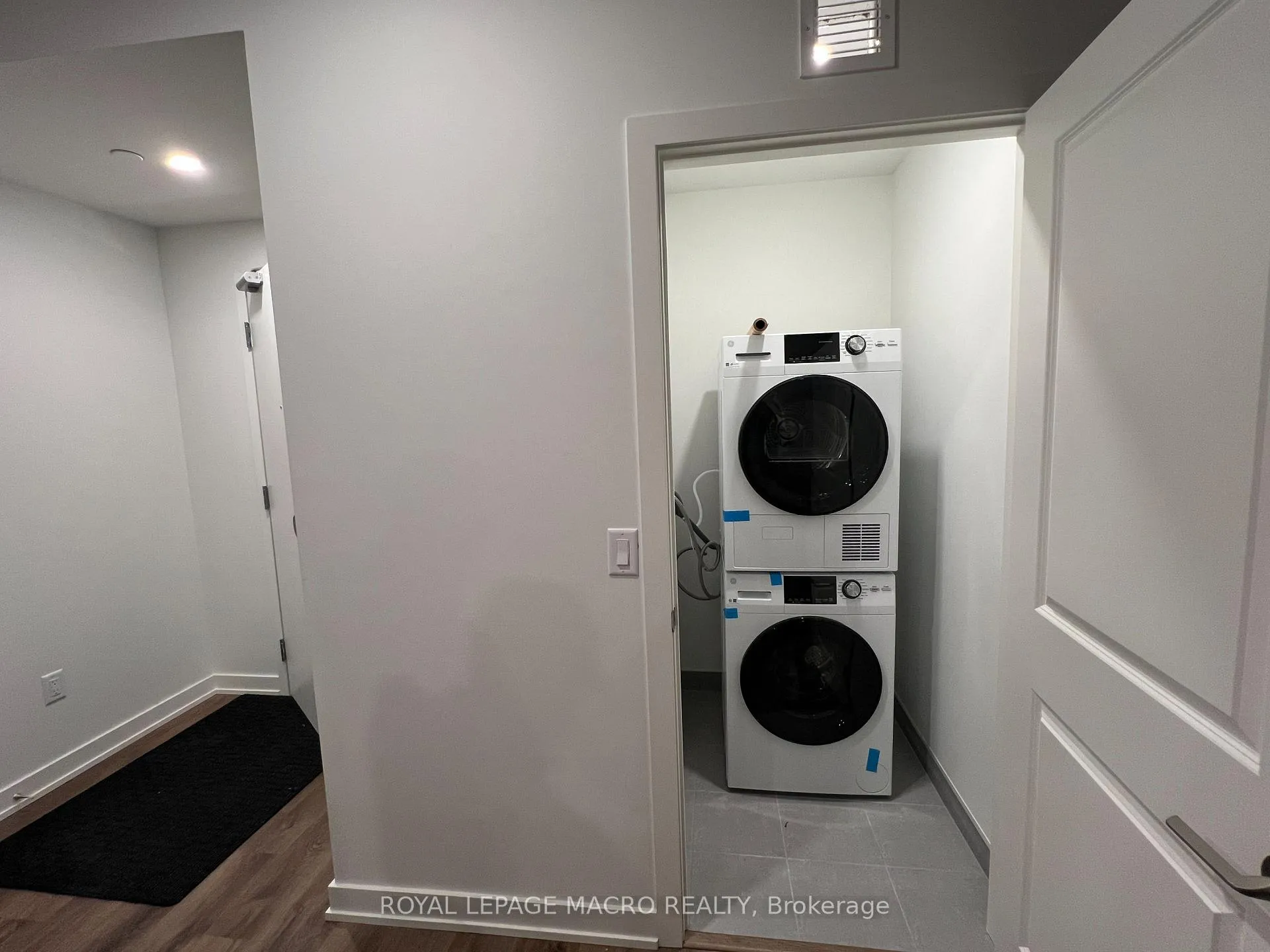 Photo 18 of Unit 401, 461 Green Road, Hamilton, Lakeshore — HOMEH
