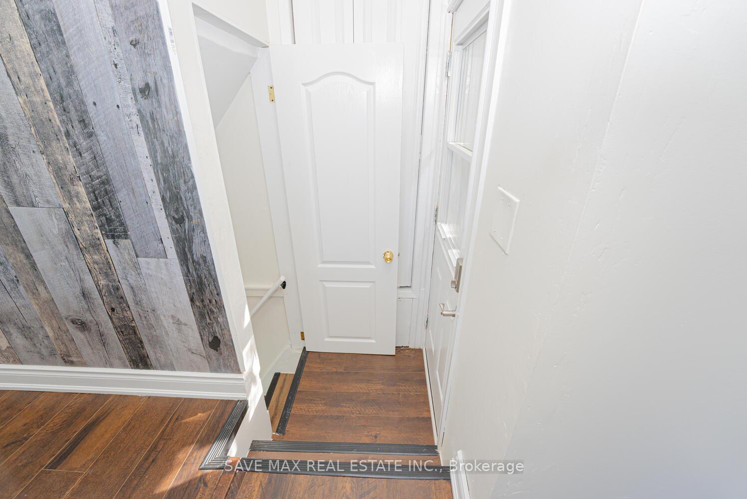 Photo 64 of 3907 Governors Road, Hamilton, Lynden — HOMEH