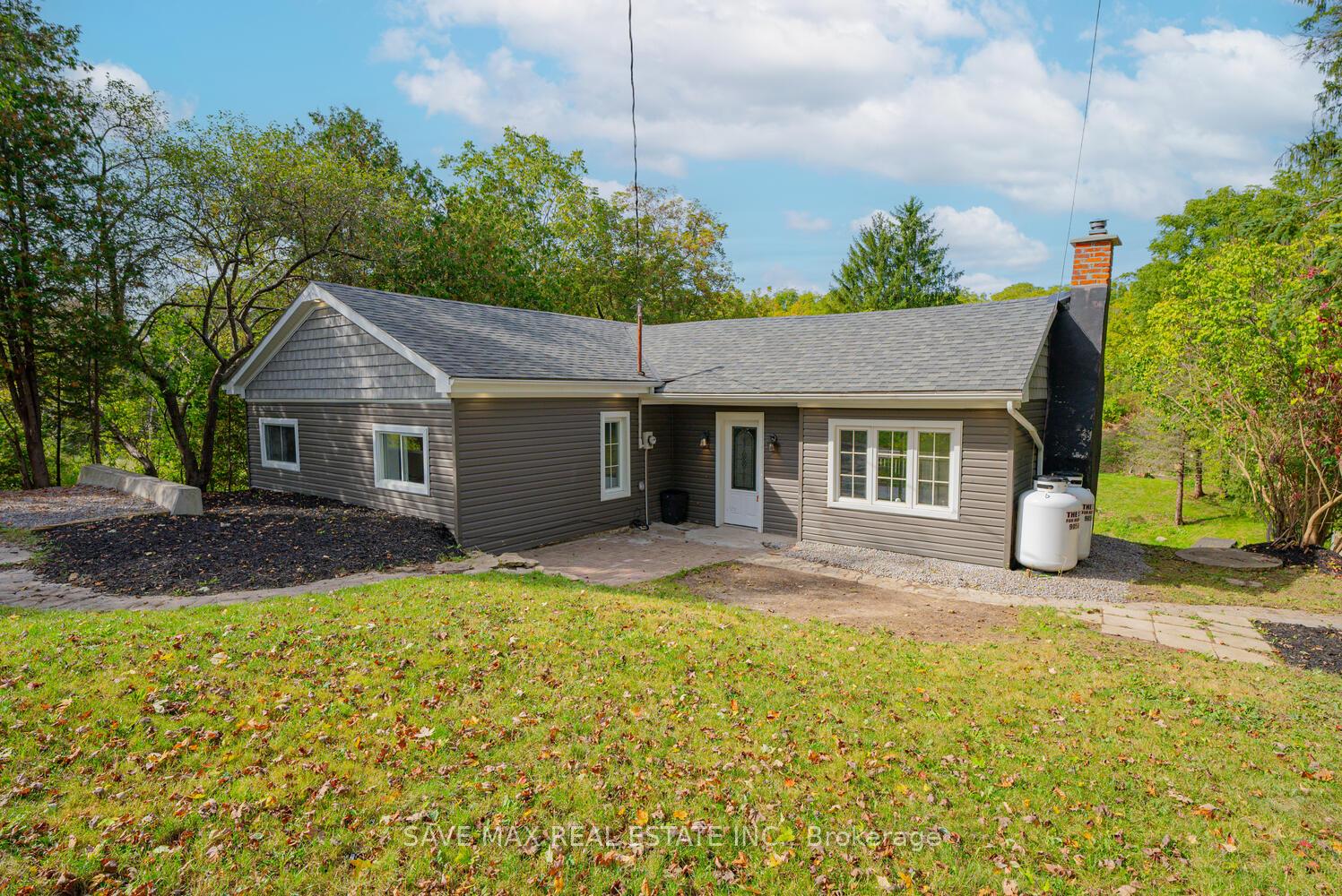 Photo 5 of 3907 Governors Road, Hamilton, Lynden — HOMEH