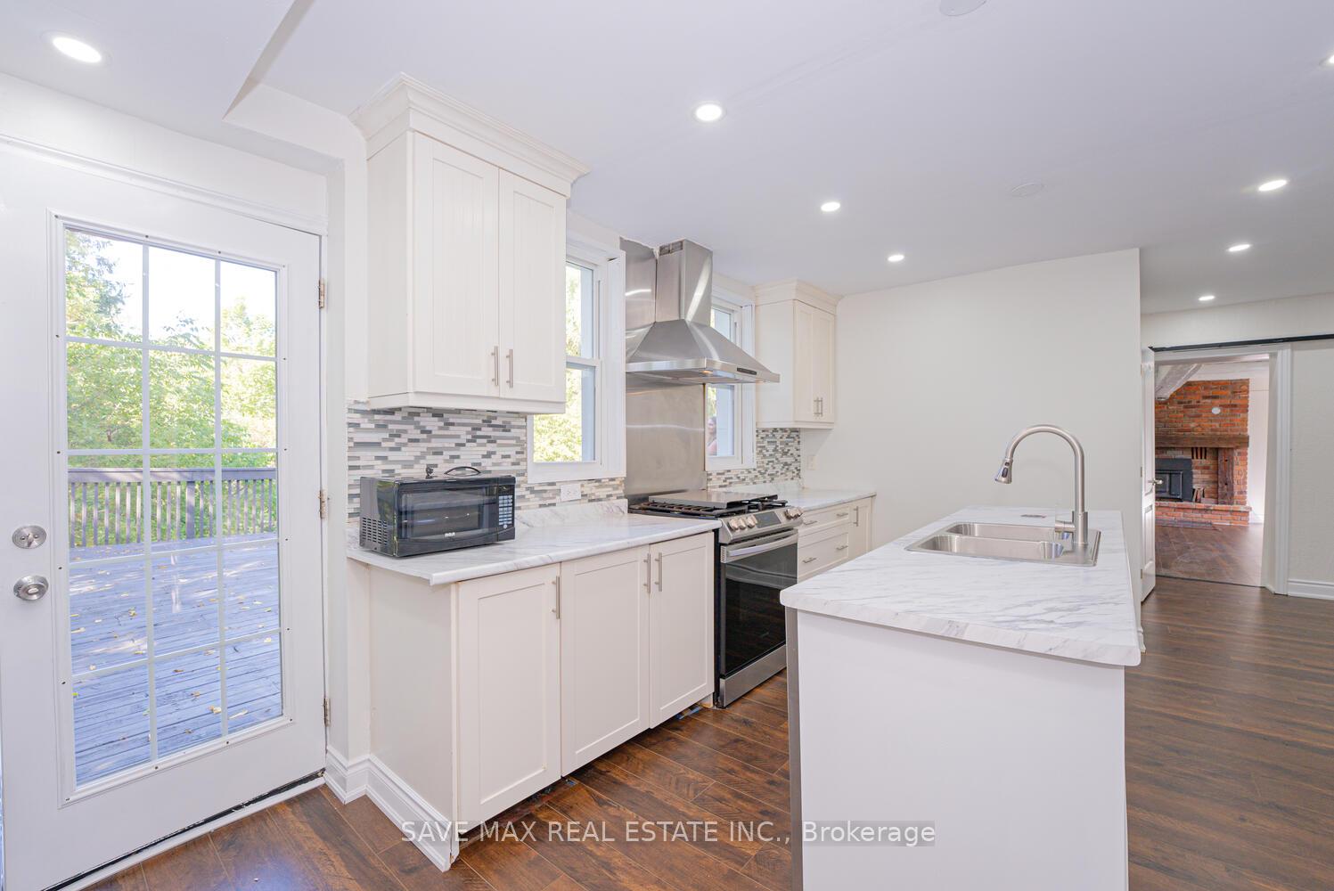 Photo 42 of 3907 Governors Road, Hamilton, Lynden — HOMEH