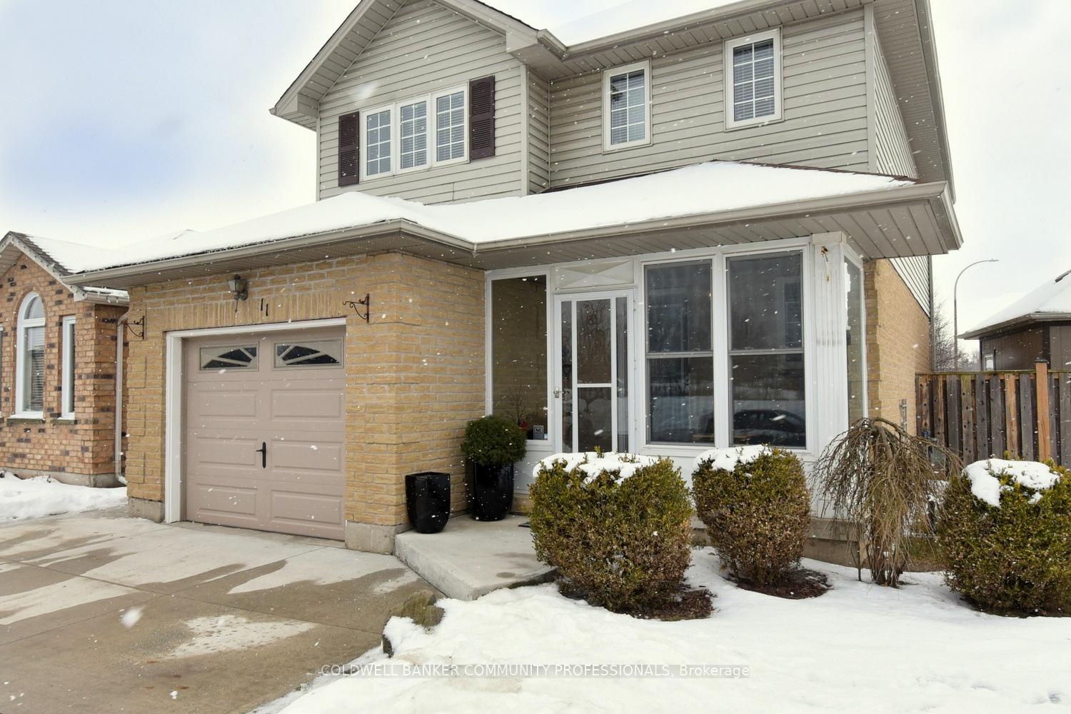 Photo 1 of 11 Longview Drive, Hamilton, Mount Hope — HOMEH
