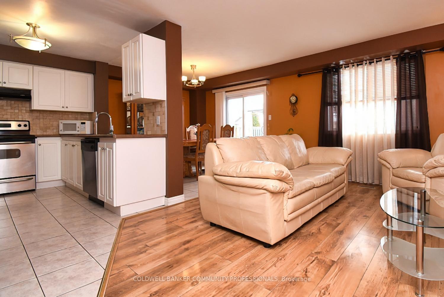 Photo 9 of 11 Longview Drive, Hamilton, Mount Hope — HOMEH