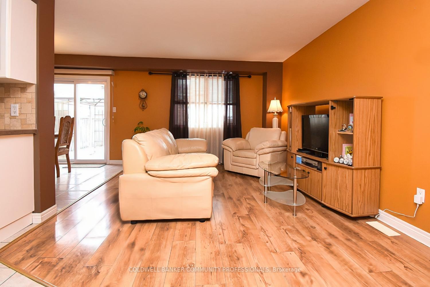 Photo 10 of 11 Longview Drive, Hamilton, Mount Hope — HOMEH