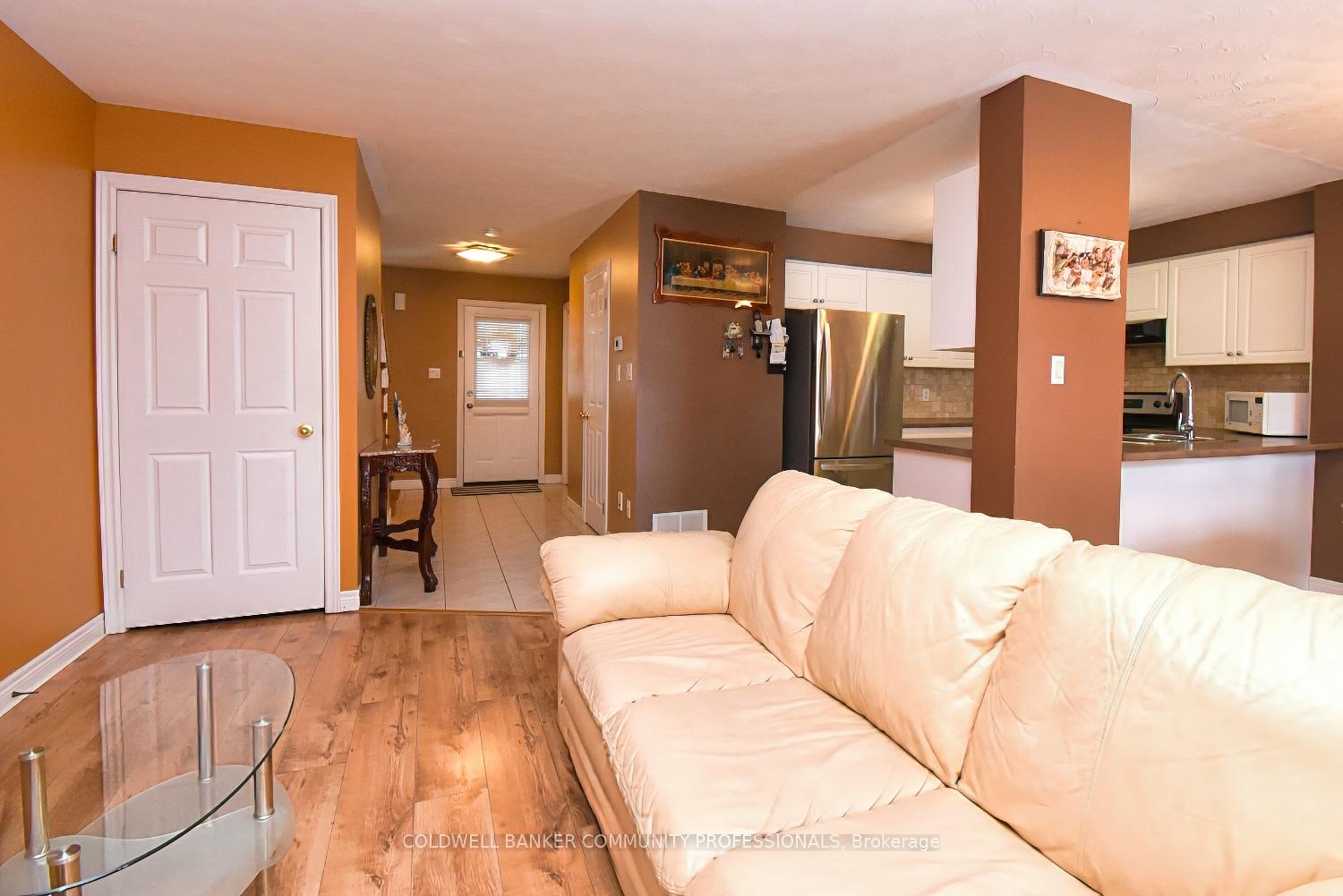 Photo 11 of 11 Longview Drive, Hamilton, Mount Hope — HOMEH