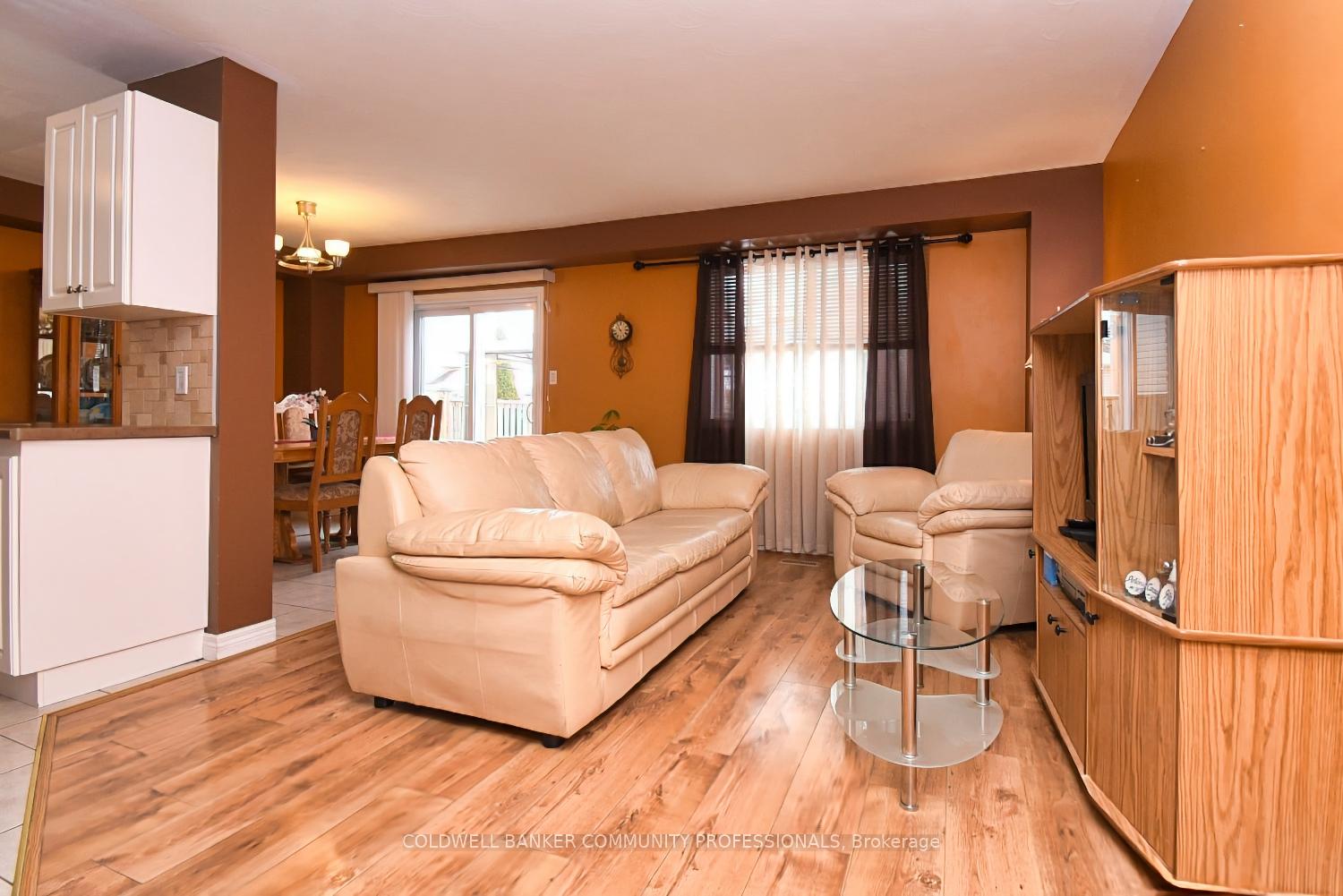 Photo 13 of 11 Longview Drive, Hamilton, Mount Hope — HOMEH