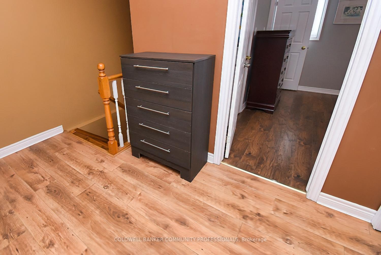Photo 22 of 11 Longview Drive, Hamilton, Mount Hope — HOMEH
