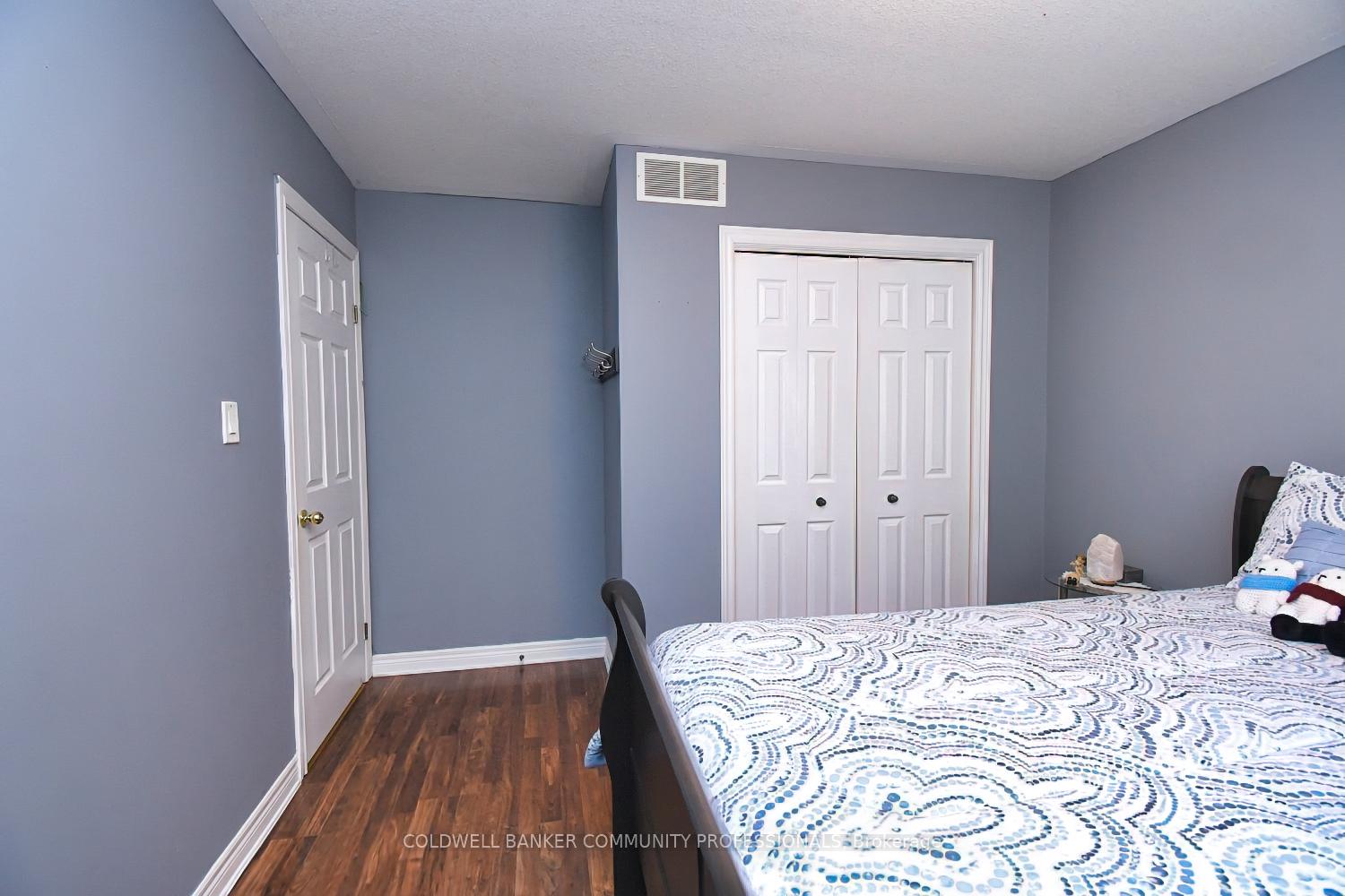 Photo 26 of 11 Longview Drive, Hamilton, Mount Hope — HOMEH