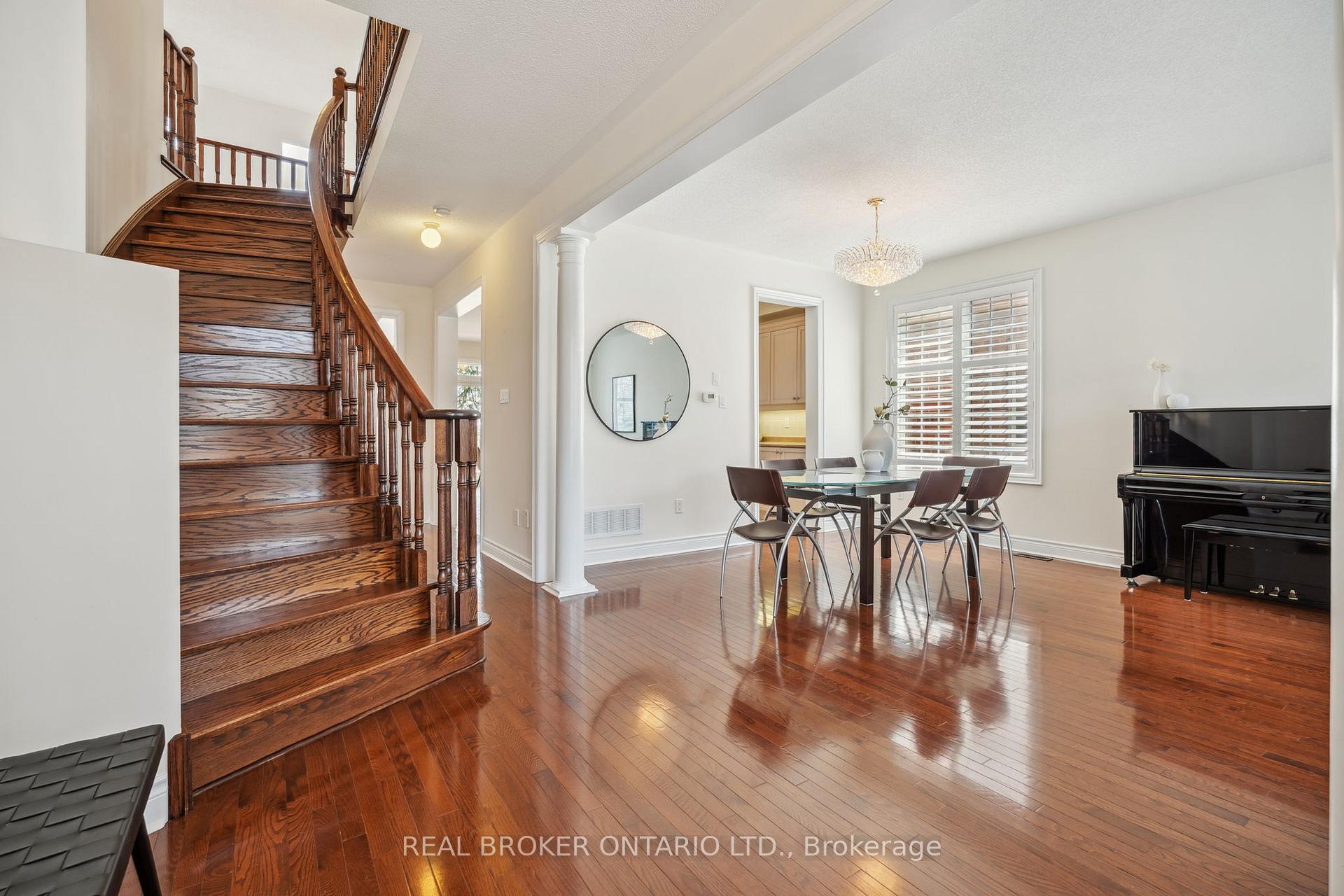 Photo 8 of 49 Nova Scotia Road, Brampton, Bram West — HOMEH