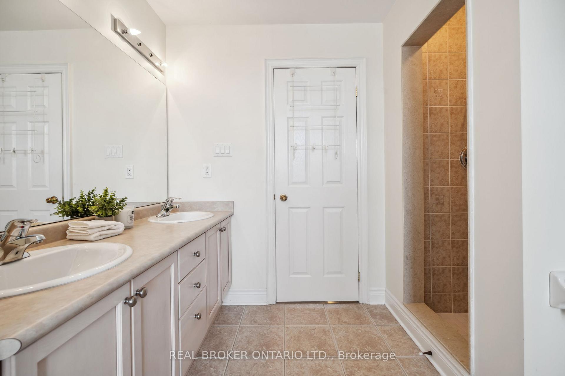 Photo 33 of 49 Nova Scotia Road, Brampton, Bram West — HOMEH