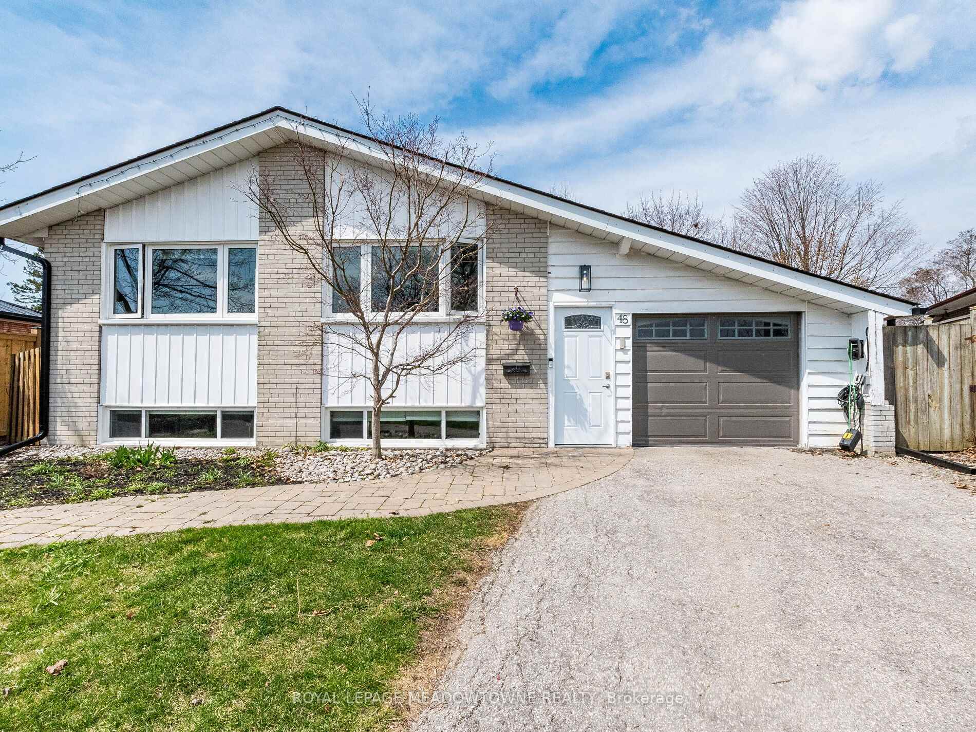 Photo 2 of 48 Chatsworth Drive, Brampton, Northwood Park — HOMEH