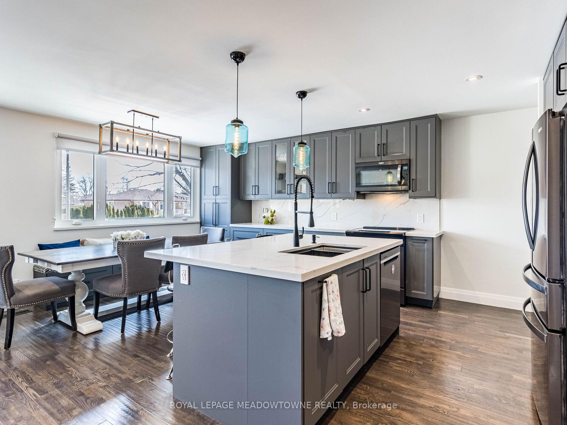 Photo 4 of 48 Chatsworth Drive, Brampton, Northwood Park — HOMEH
