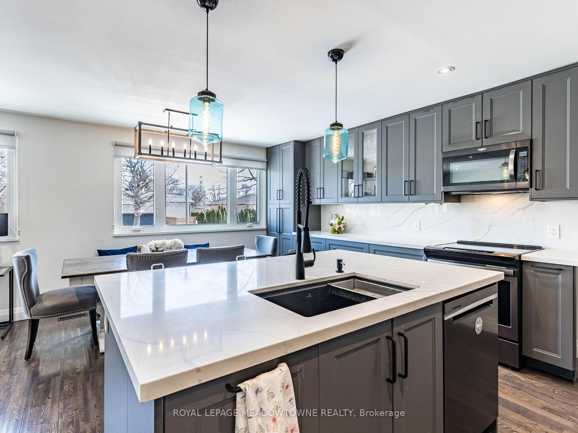 Photo 8 of 48 Chatsworth Drive, Brampton, Northwood Park — HOMEH