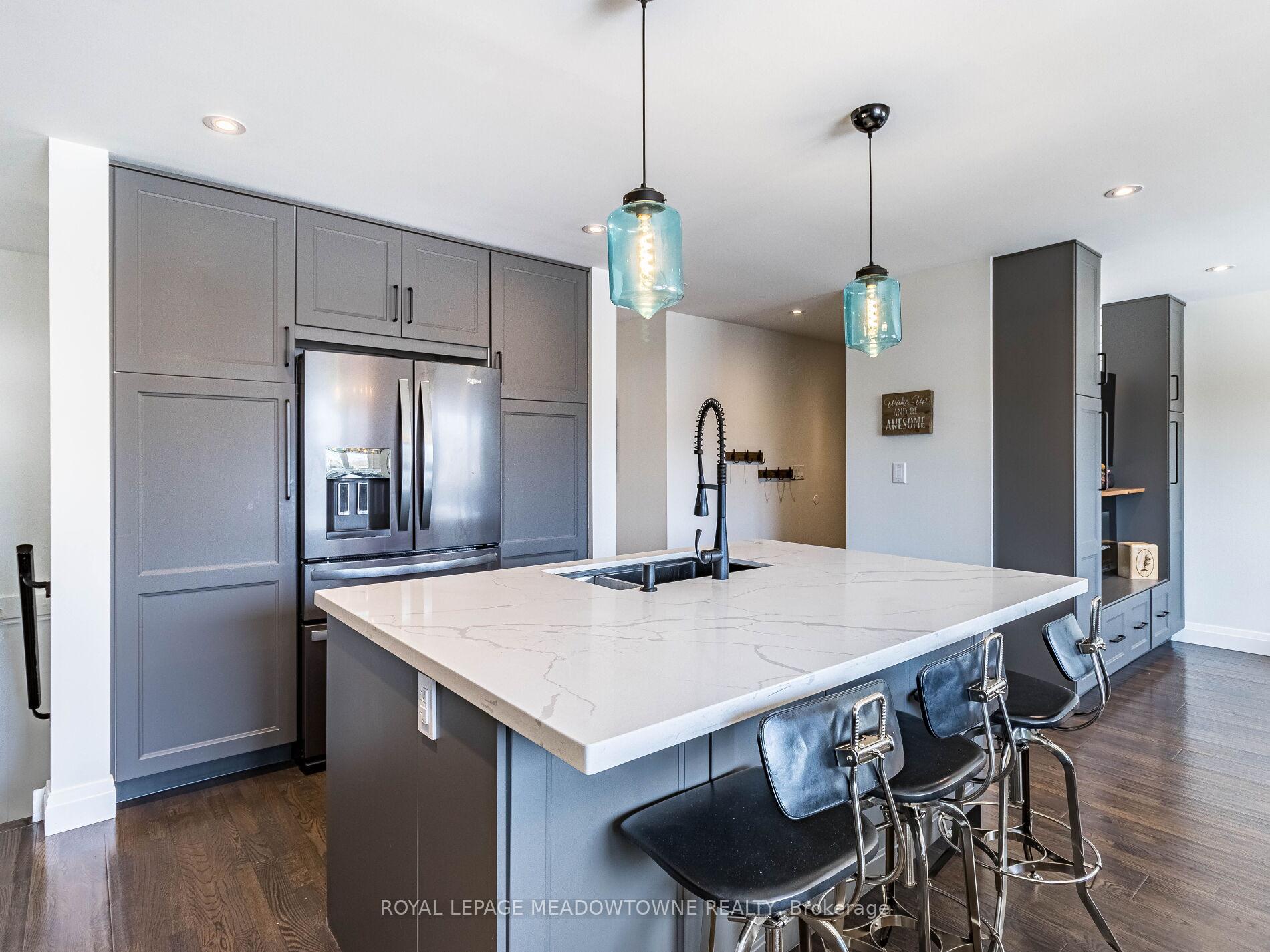 Photo 10 of 48 Chatsworth Drive, Brampton, Northwood Park — HOMEH