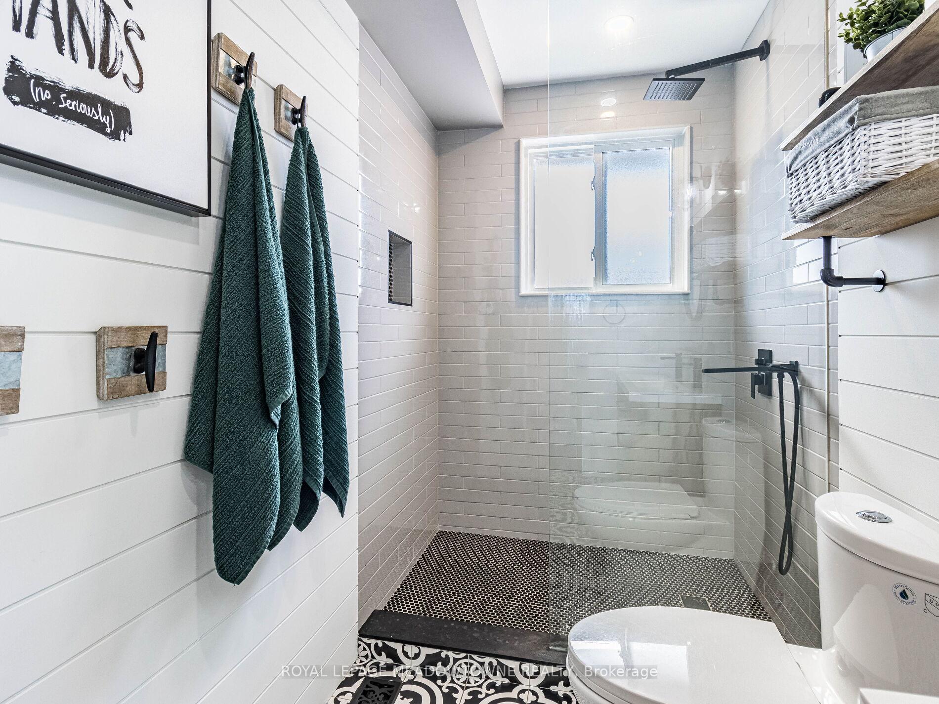 Photo 17 of 48 Chatsworth Drive, Brampton, Northwood Park — HOMEH