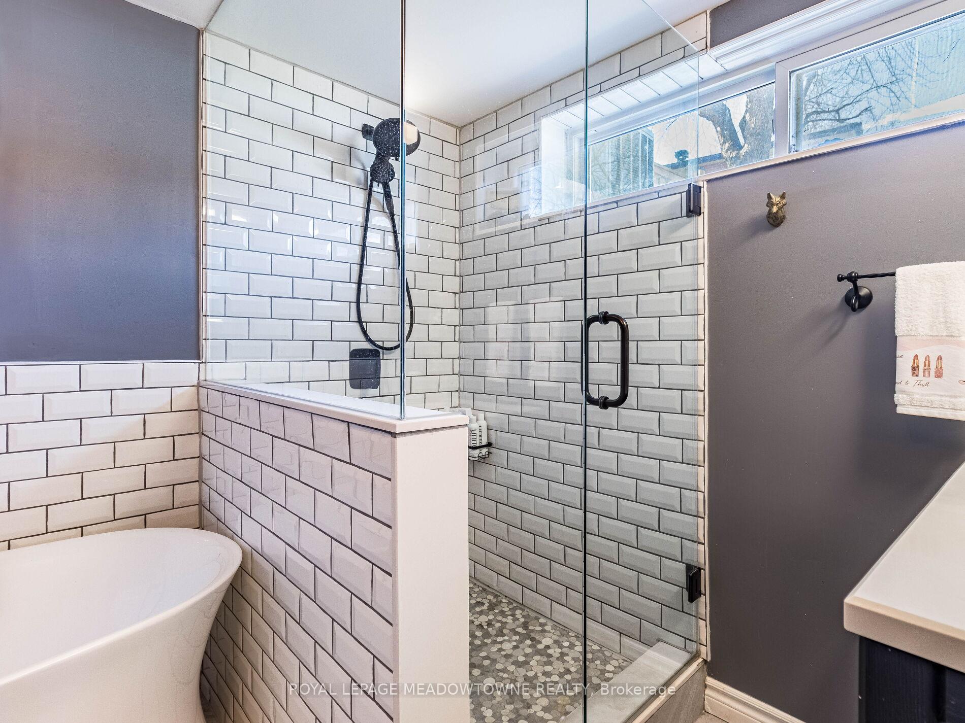Photo 30 of 48 Chatsworth Drive, Brampton, Northwood Park — HOMEH