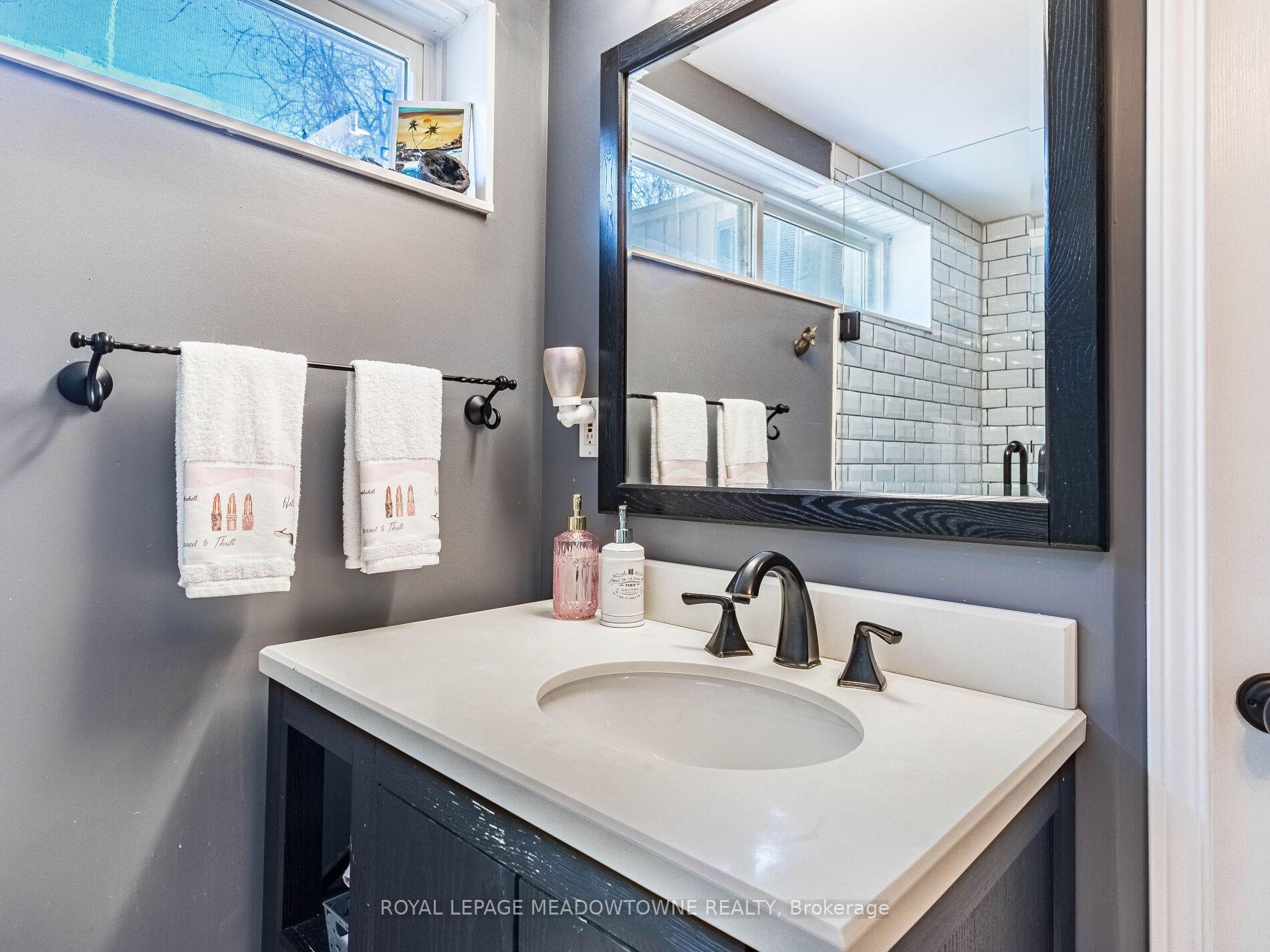Photo 31 of 48 Chatsworth Drive, Brampton, Northwood Park — HOMEH
