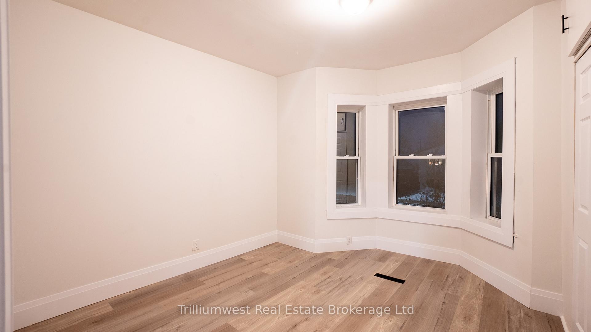 Photo 5 of 12 Eagle Street, St. Thomas — HOMEH