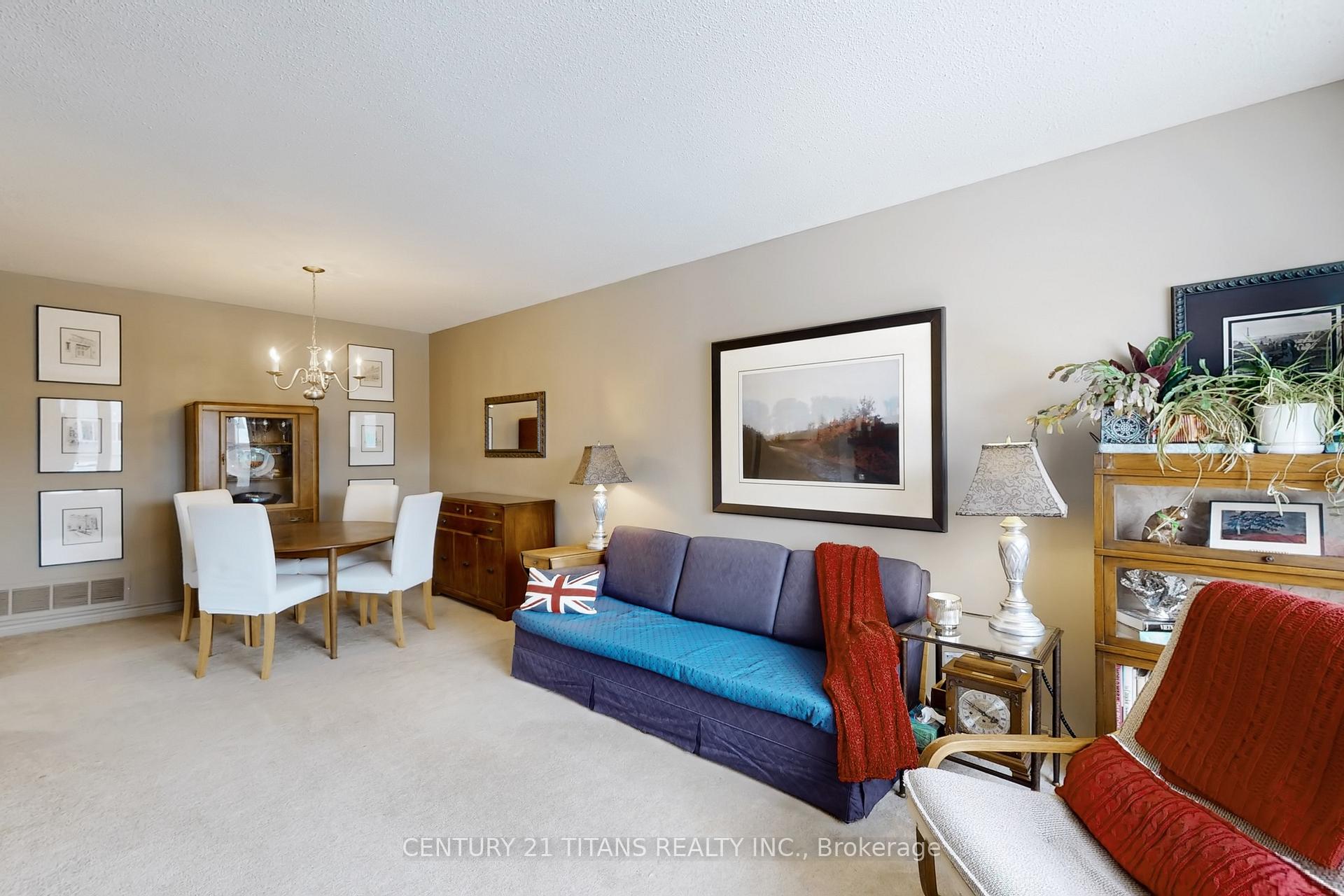 Photo 3 of 17 Newlyn Crescent, Brampton, Brampton North — HOMEH