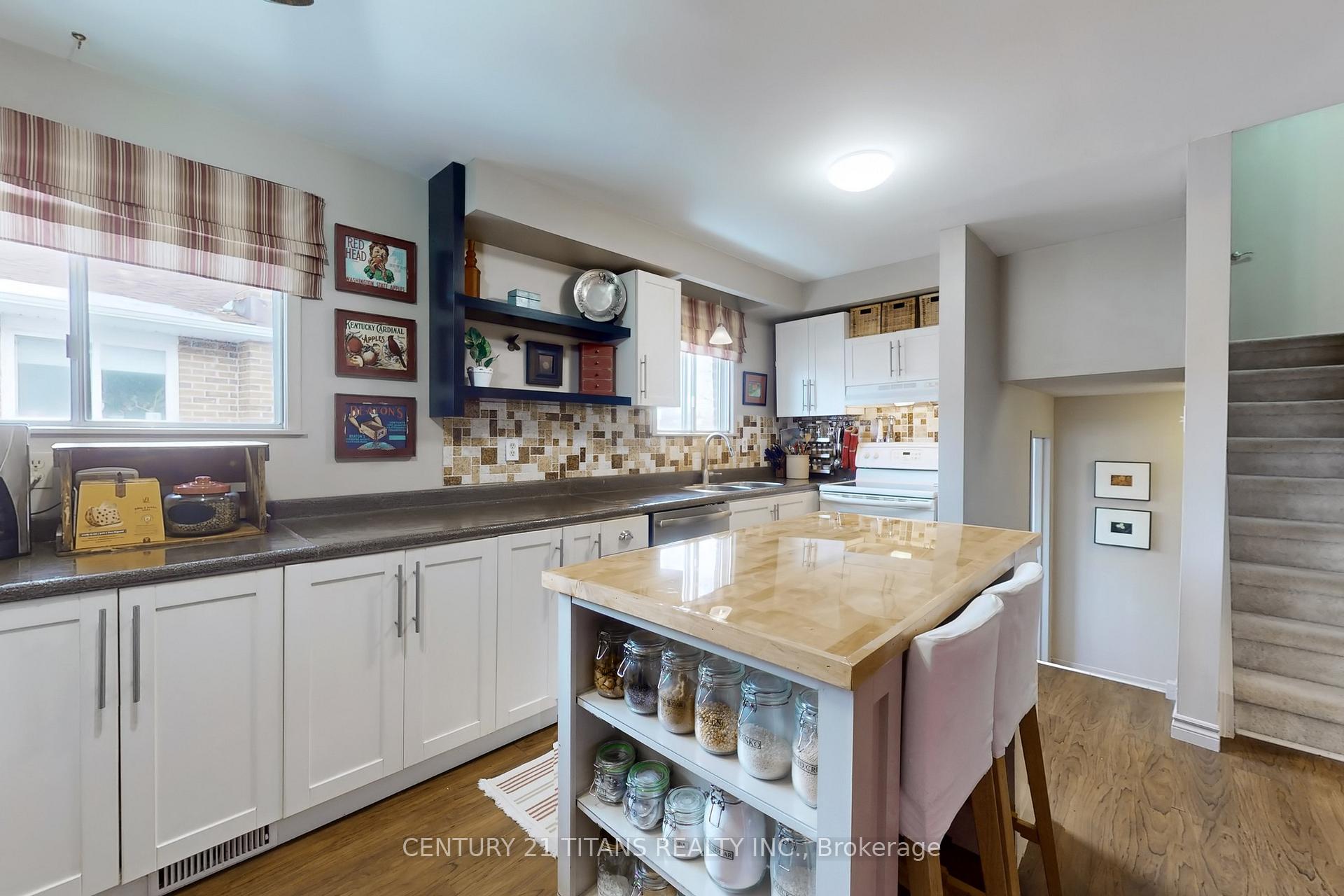 Photo 9 of 17 Newlyn Crescent, Brampton, Brampton North — HOMEH