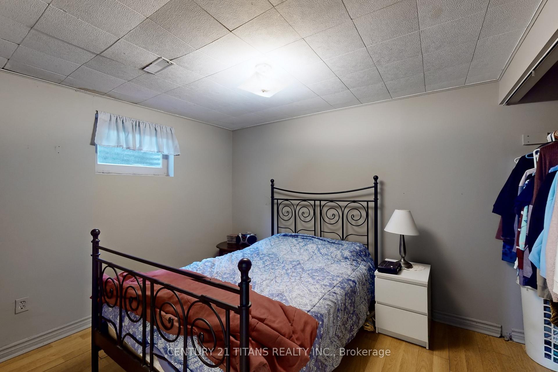 Photo 33 of 17 Newlyn Crescent, Brampton, Brampton North — HOMEH
