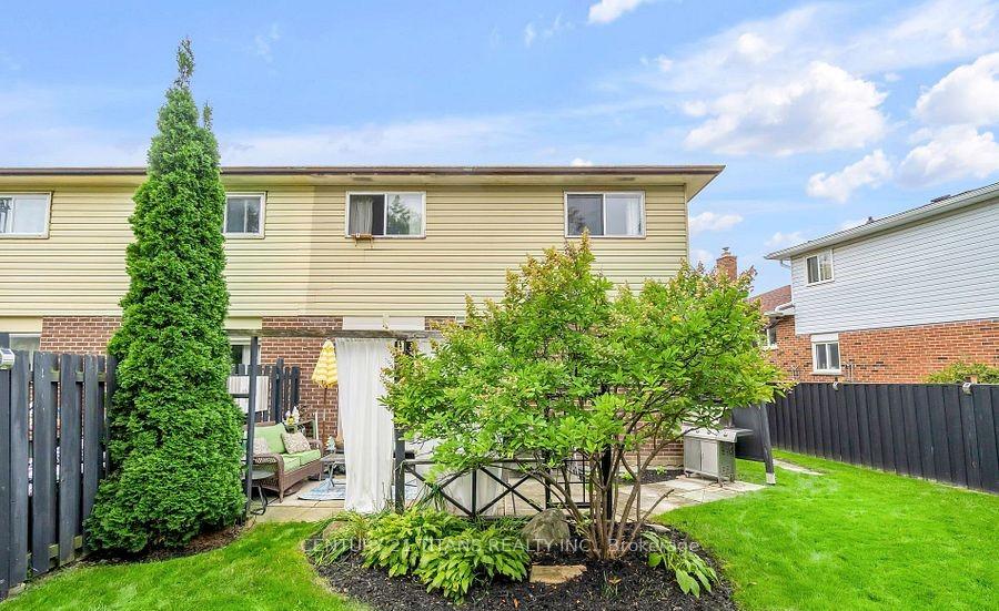 Photo 36 of 17 Newlyn Crescent, Brampton, Brampton North — HOMEH