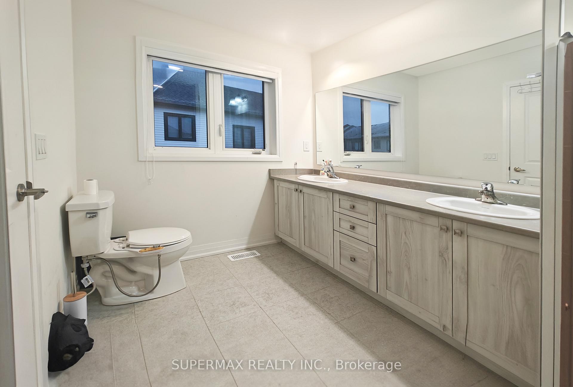 Photo 23 of 169 Freedom Crescent, Hamilton, Mount Hope — HOMEH