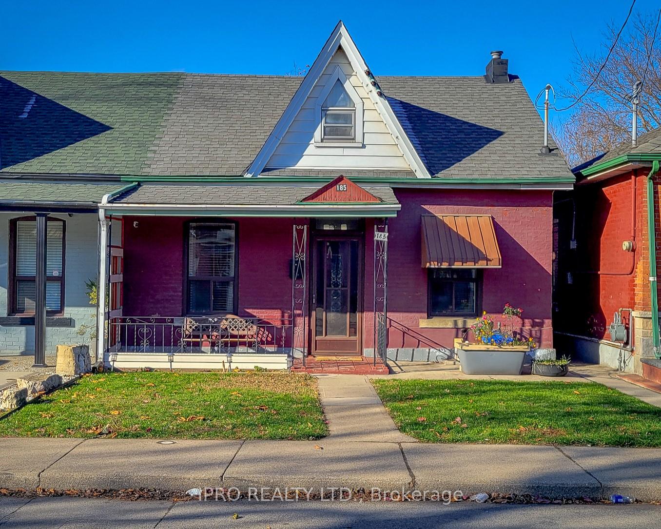 Front of 185 East Avenue N