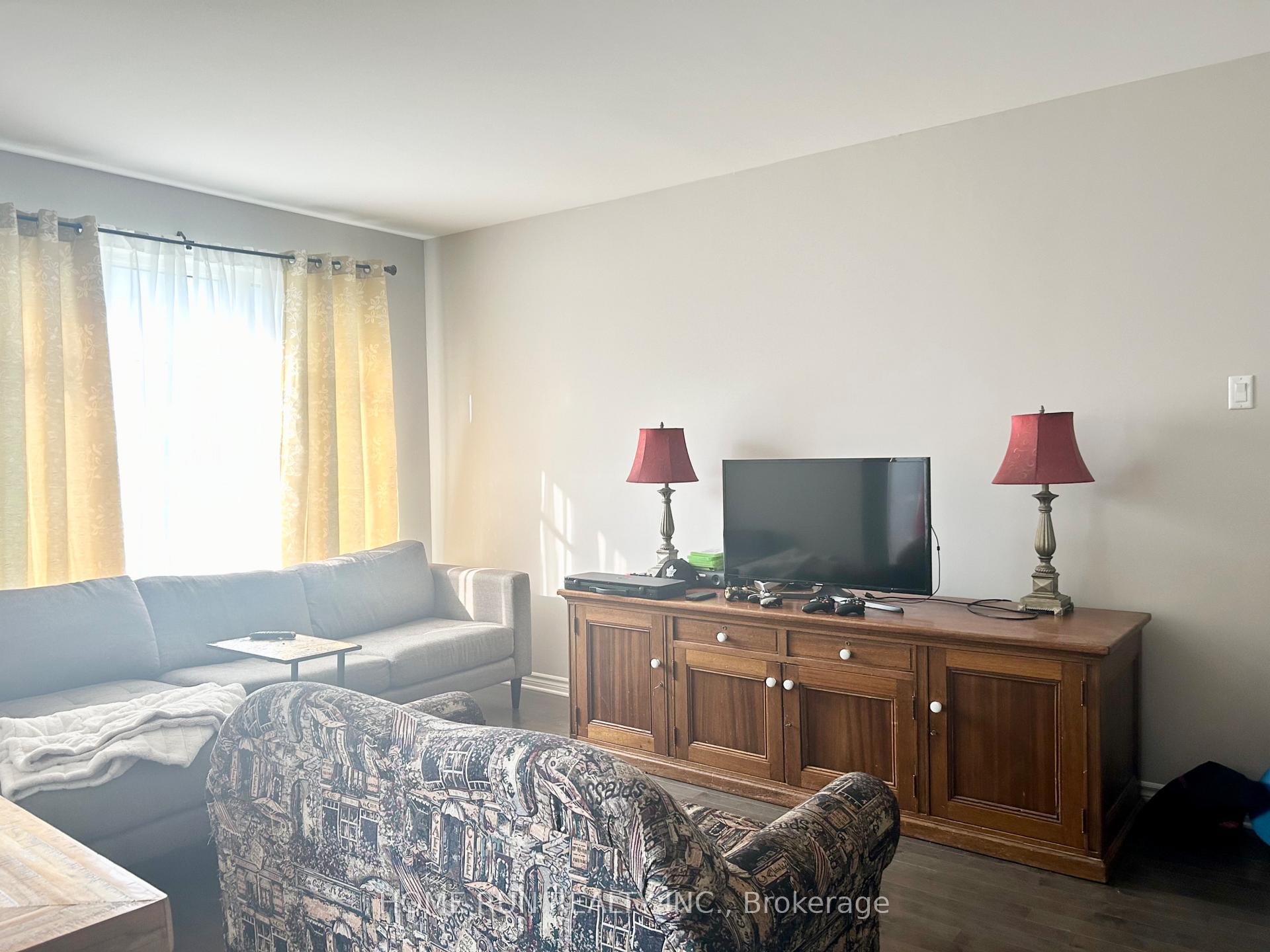 Photo 2 of 243 Brambling Way, Ottawa, Barrhaven - Half Moon Bay — HOMEH