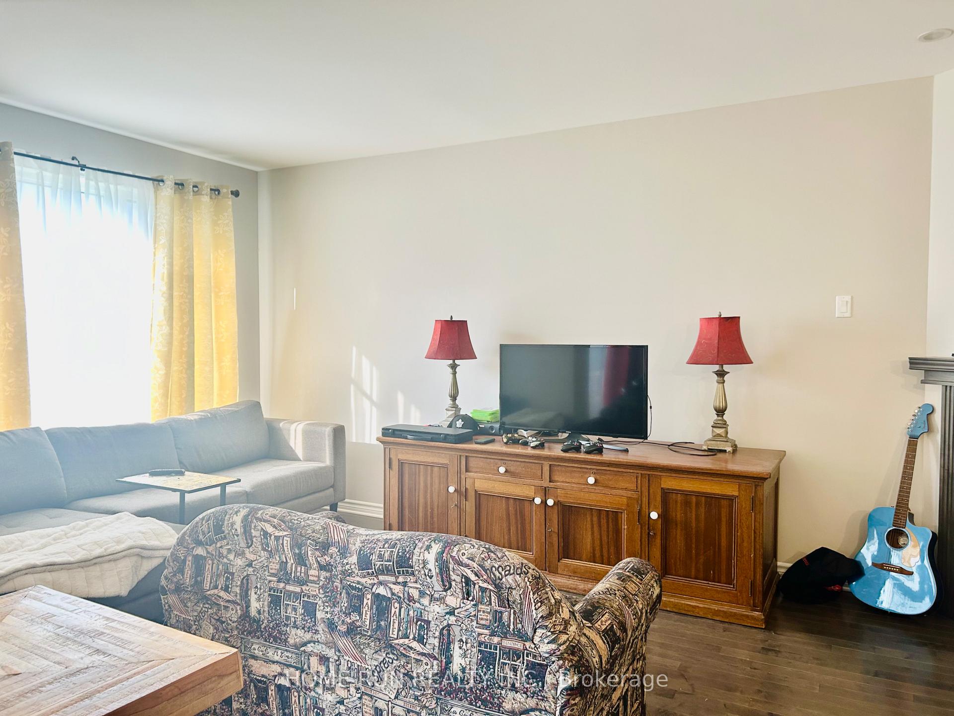 Photo 7 of 243 Brambling Way, Ottawa, Barrhaven - Half Moon Bay — HOMEH