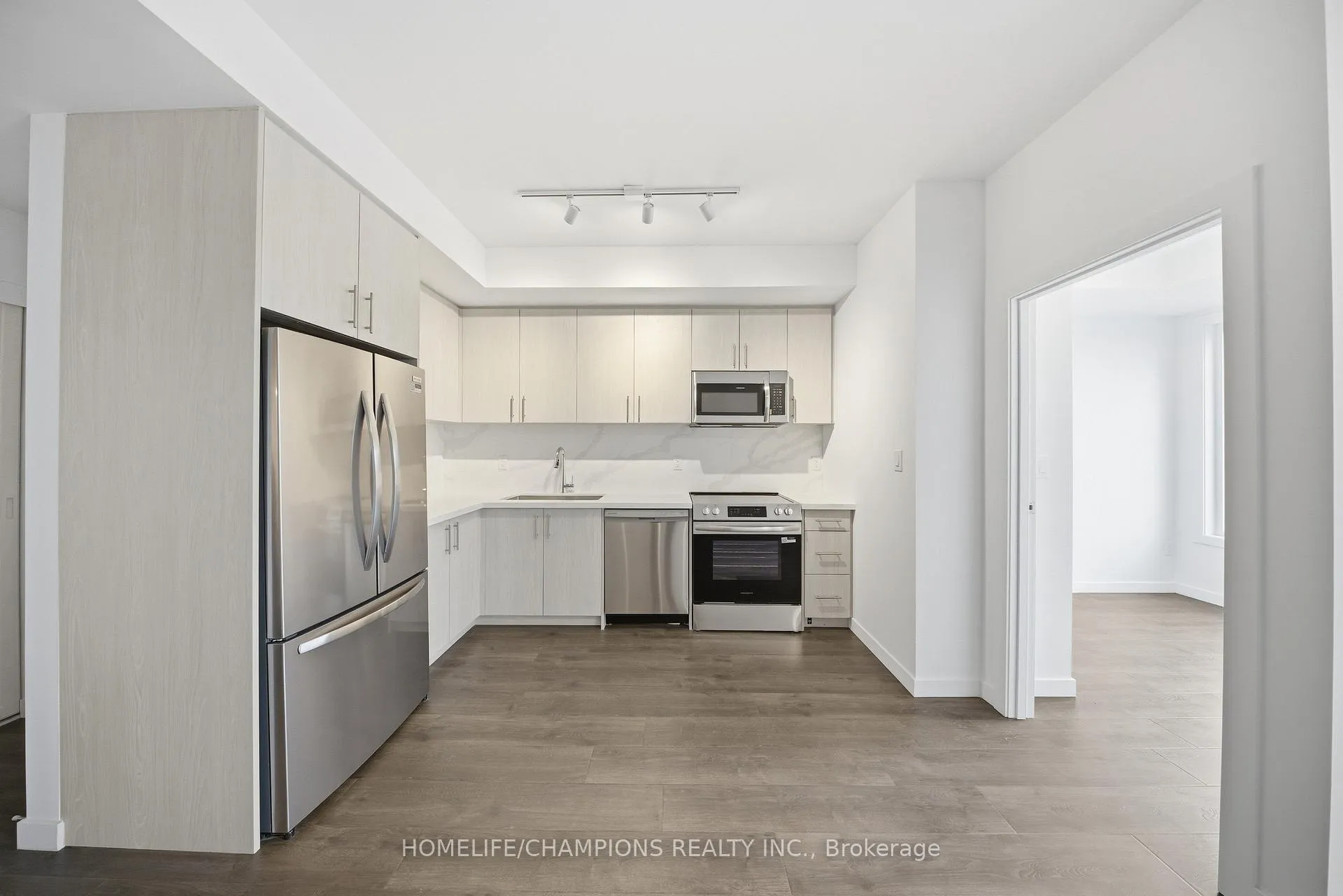 Photo 7 of Unit 14, 3175 Denison st Street, Markham, Middlefield — HOMEH