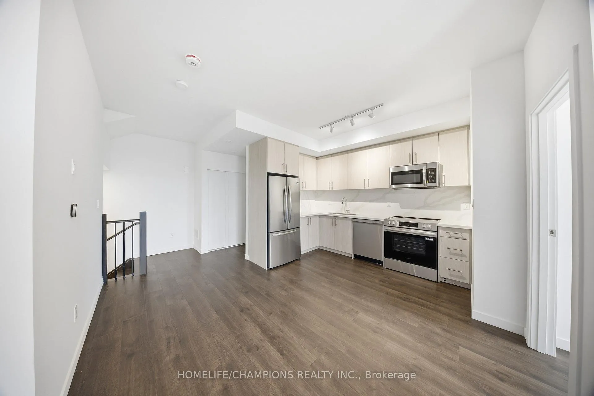 Photo 10 of Unit 14, 3175 Denison st Street, Markham, Middlefield — HOMEH