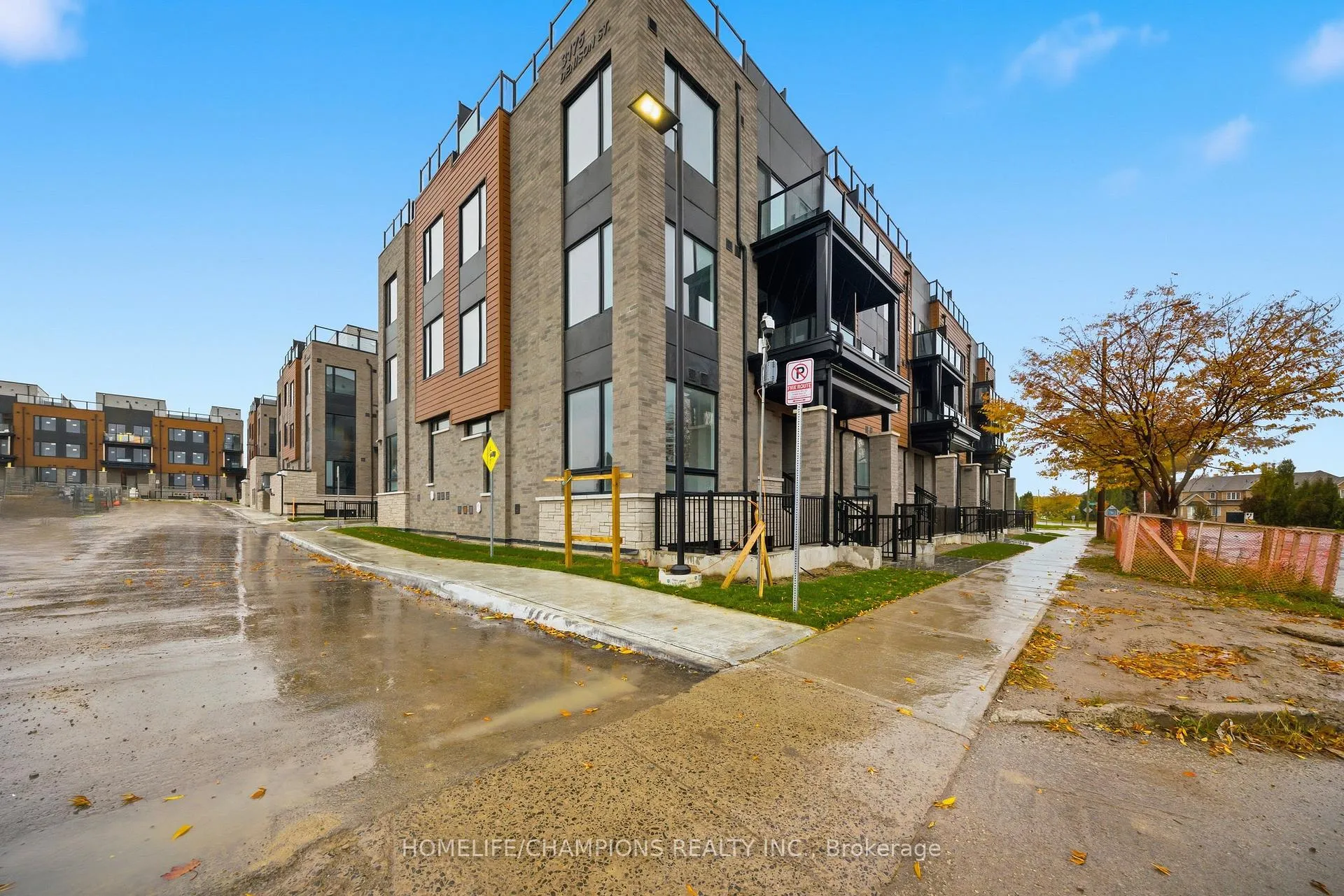 Photo 43 of Unit 14, 3175 Denison st Street, Markham, Middlefield — HOMEH