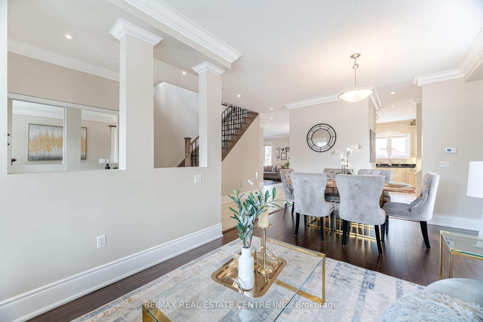 Photo 26 of 10 Bowsfield Drive, Brampton, Vales of Castlemore — HOMEH