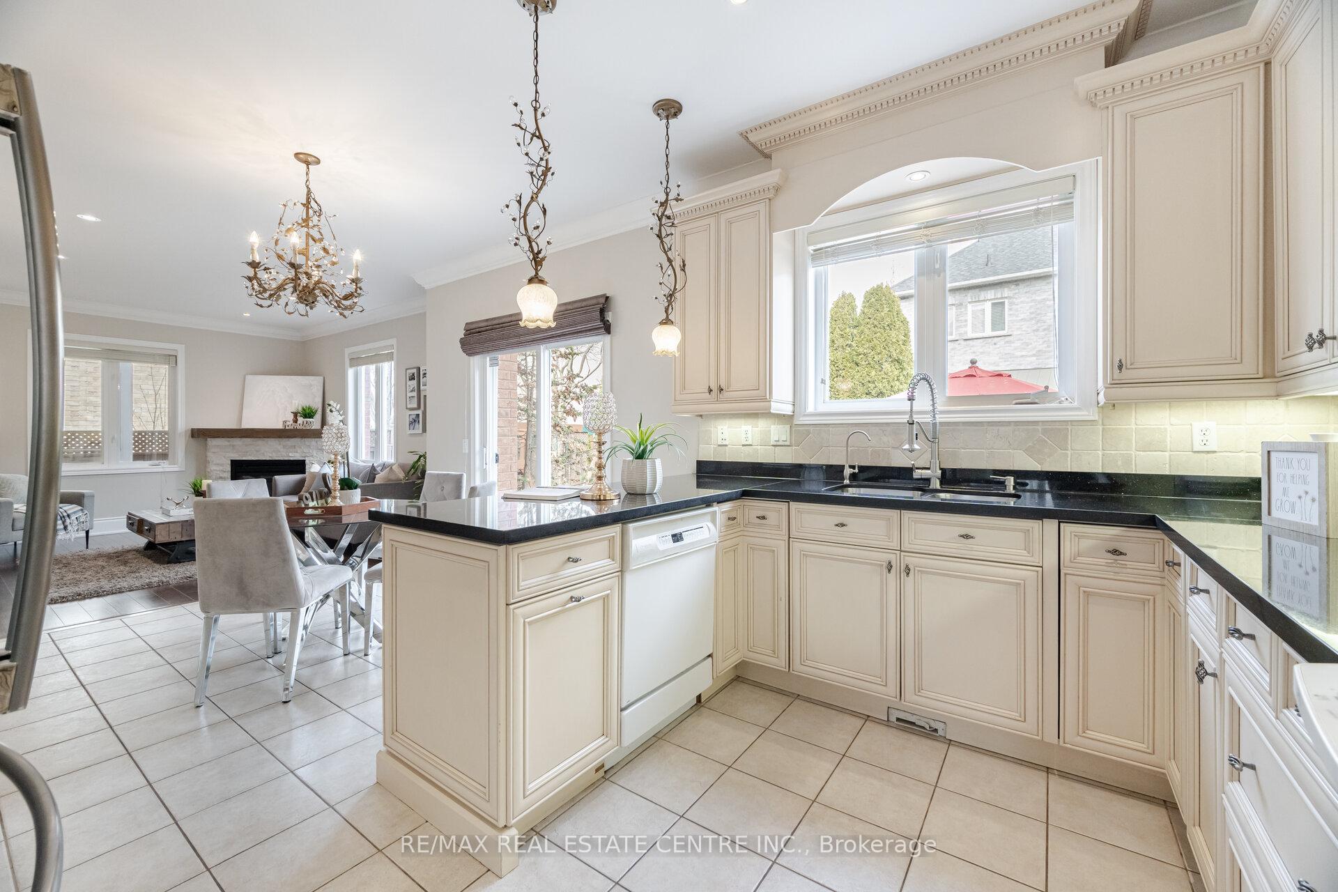Photo 29 of 10 Bowsfield Drive, Brampton, Vales of Castlemore — HOMEH