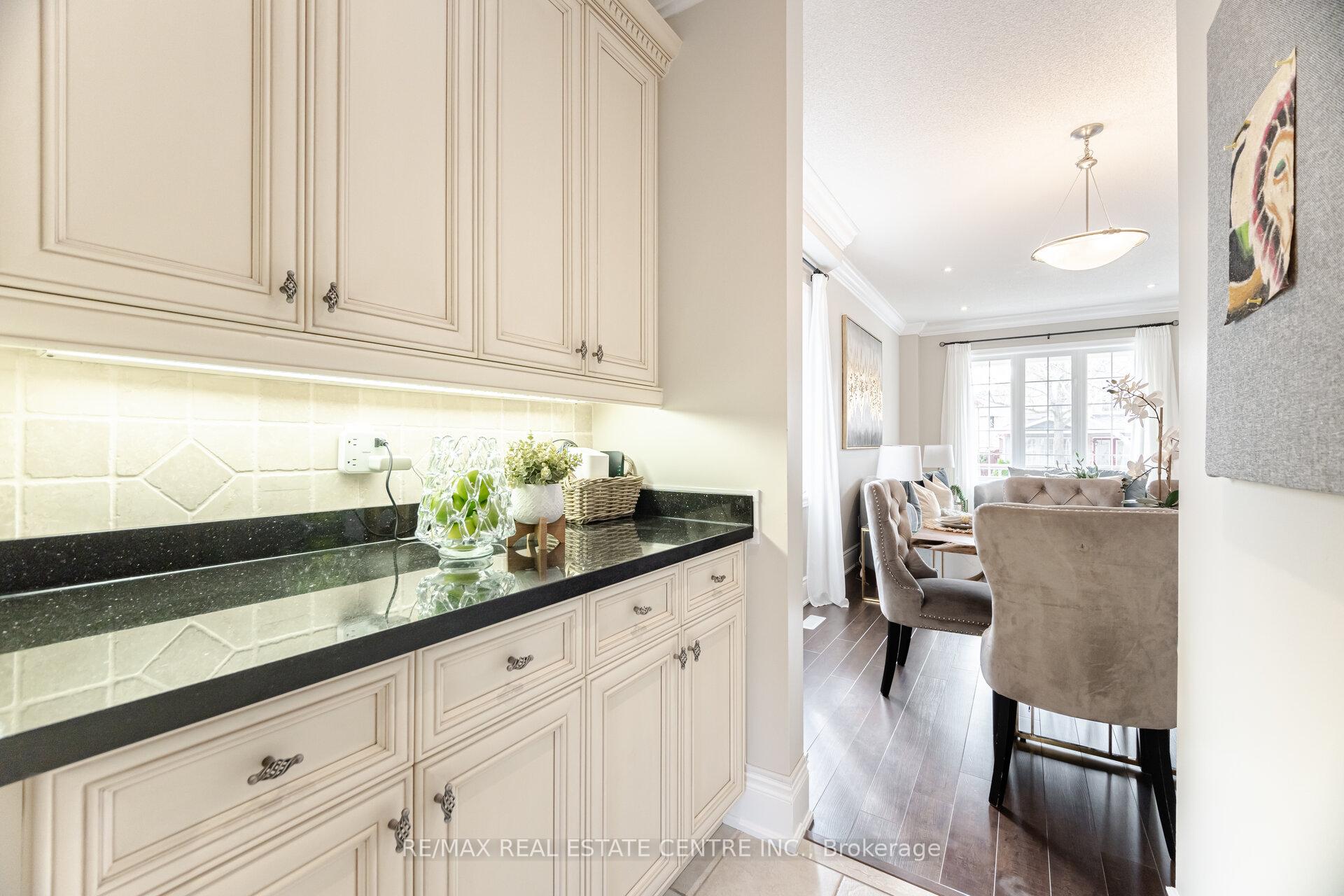Photo 32 of 10 Bowsfield Drive, Brampton, Vales of Castlemore — HOMEH
