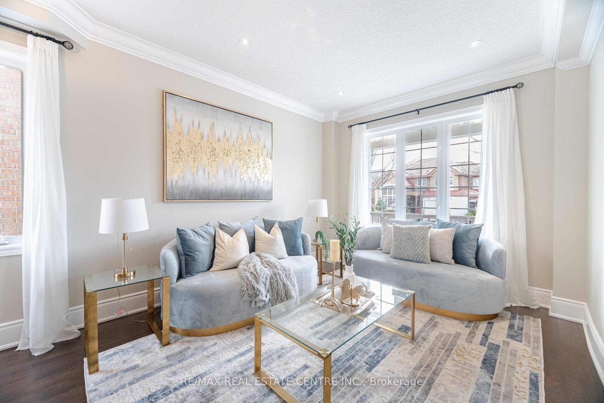 Photo 5 of 10 Bowsfield Drive, Brampton, Vales of Castlemore — HOMEH