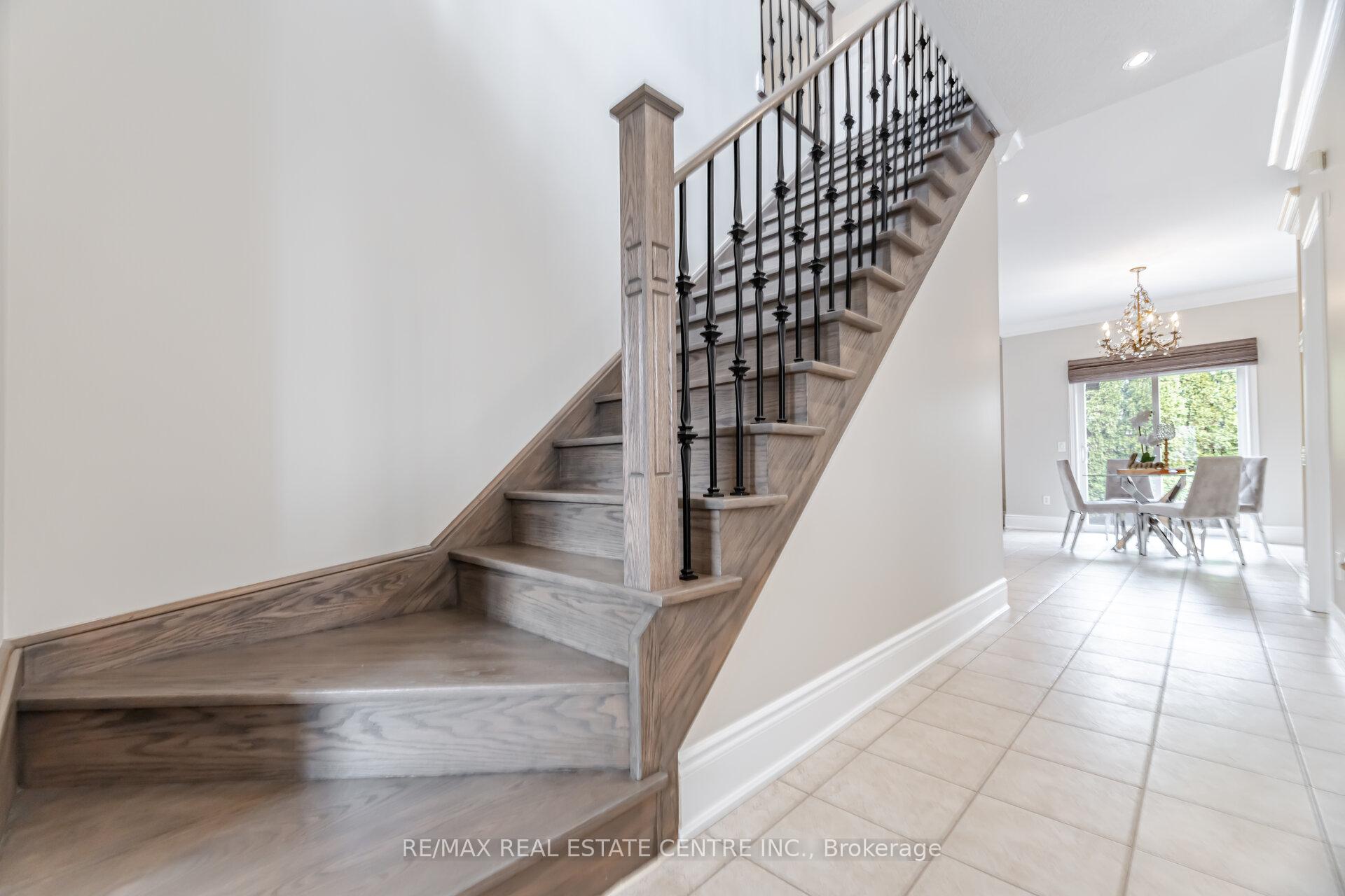 Photo 43 of 10 Bowsfield Drive, Brampton, Vales of Castlemore — HOMEH