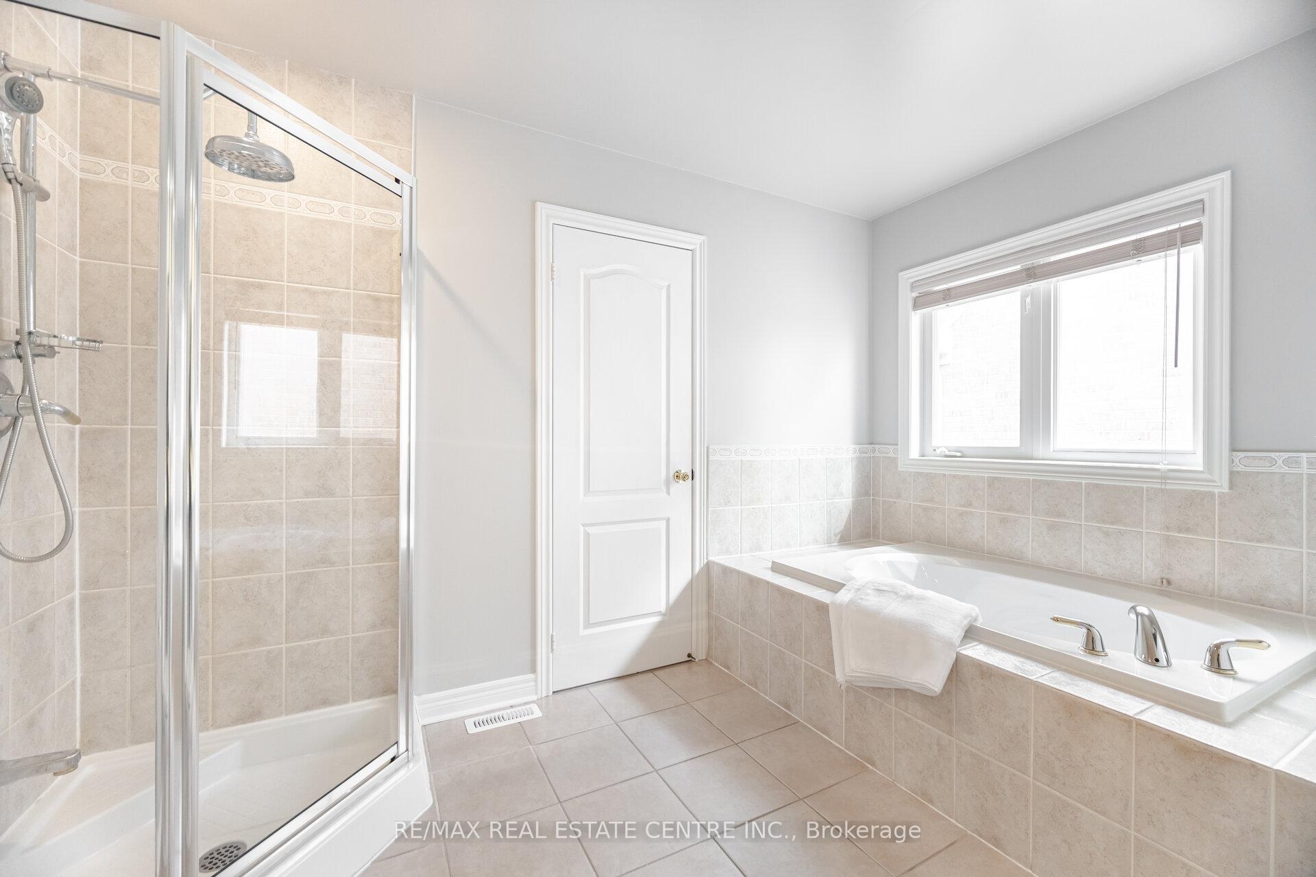 Photo 51 of 10 Bowsfield Drive, Brampton, Vales of Castlemore — HOMEH