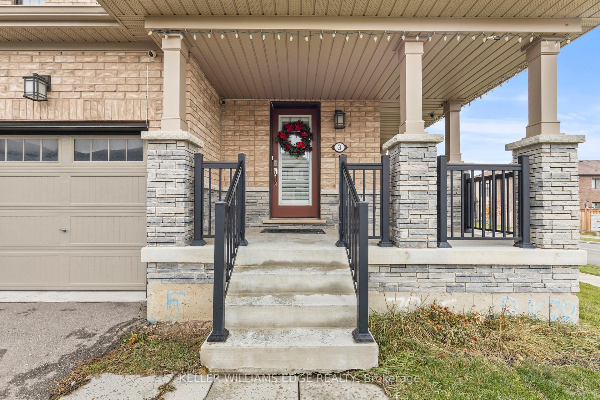 Photo 2 of 3 Pagebrook Crescent, Hamilton, Stoney Creek Mountain — HOMEH