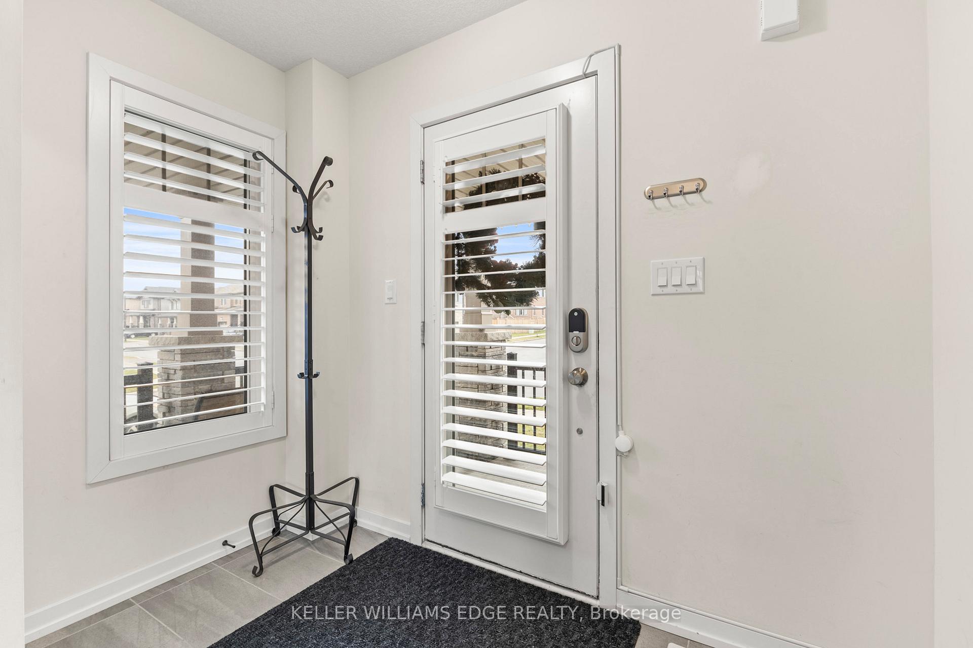 Photo 3 of 3 Pagebrook Crescent, Hamilton, Stoney Creek Mountain — HOMEH