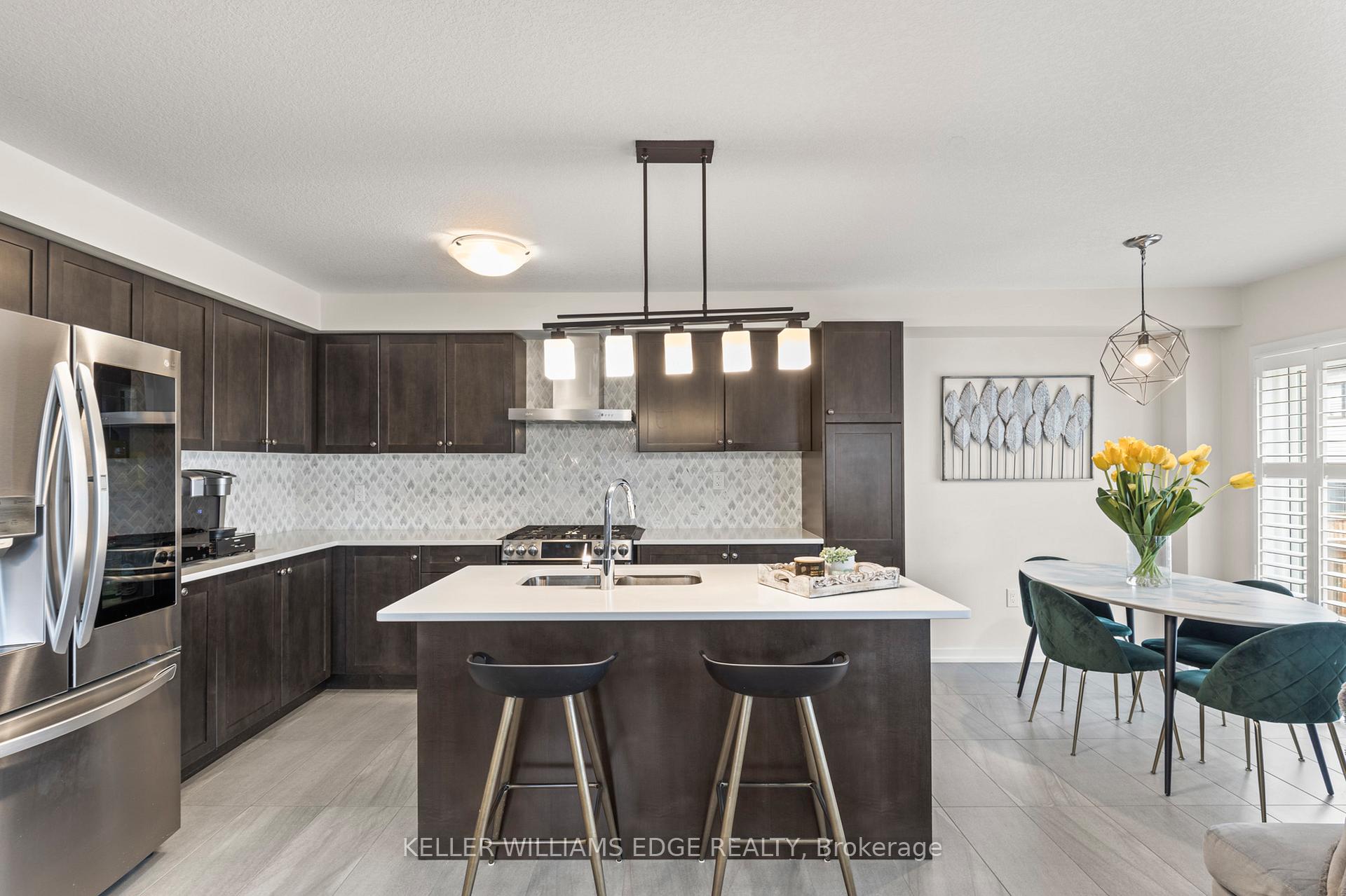 Photo 9 of 3 Pagebrook Crescent, Hamilton, Stoney Creek Mountain — HOMEH